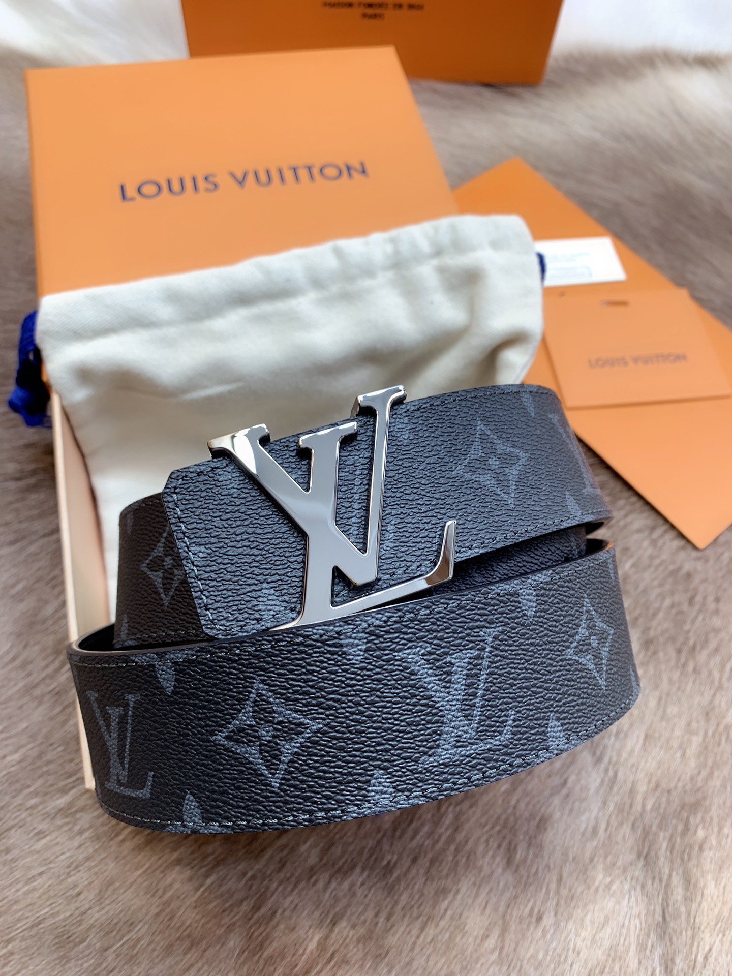Louis Vuitton Male Basic Belt M-l