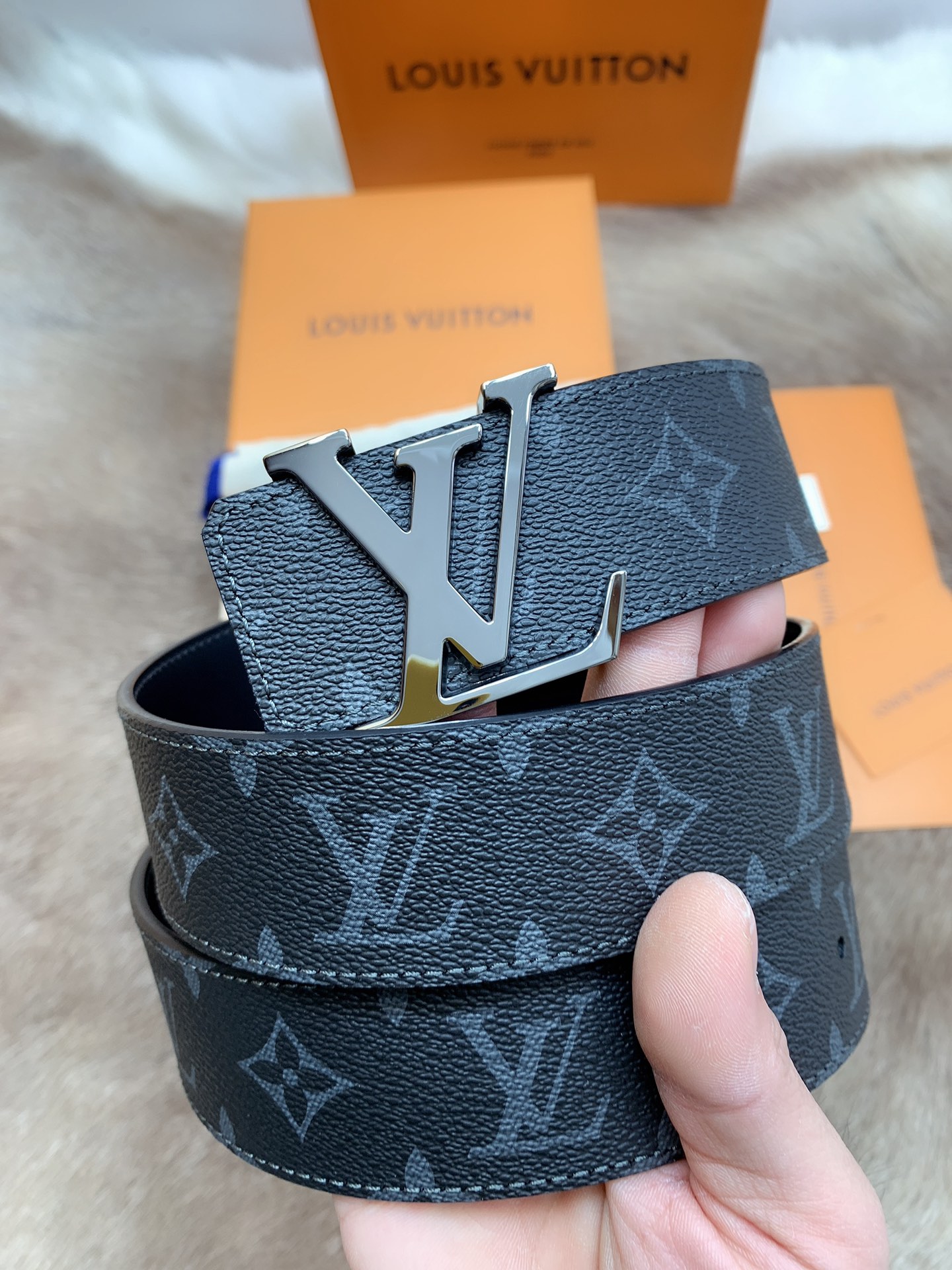 Louis Vuitton Male Basic Belt M-l