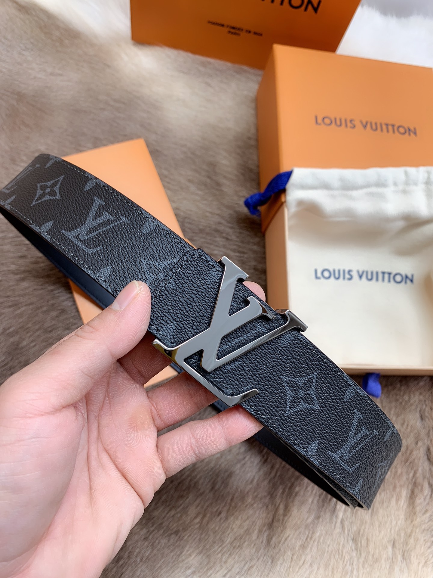 Louis Vuitton Male Basic Belt M-l