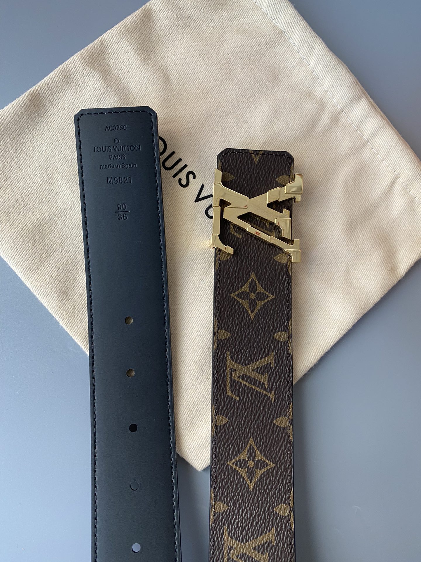 Louis Vuitton Basic Belt 40mm-l