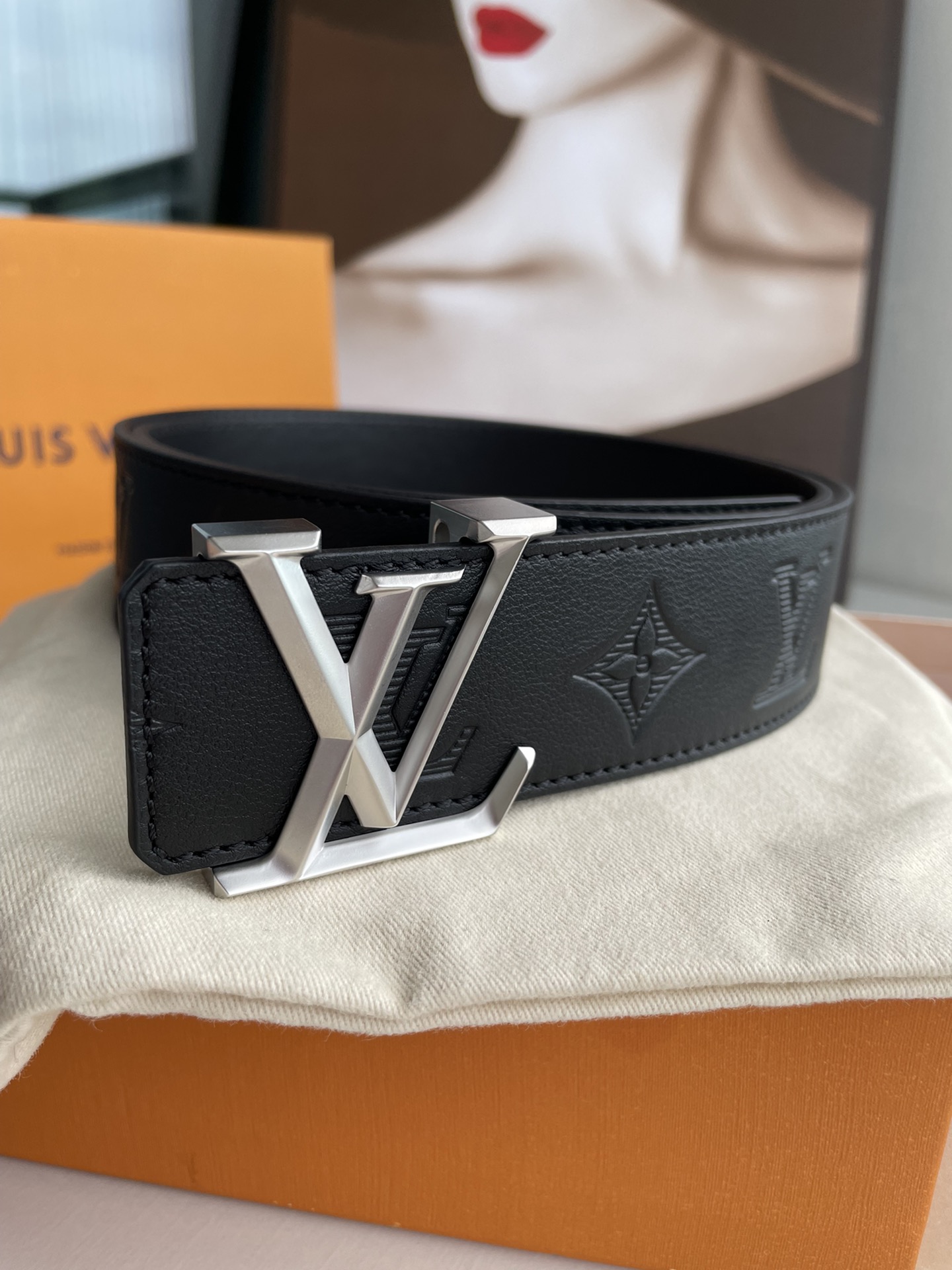 Louis Vuitton Male Leather Belt M-l