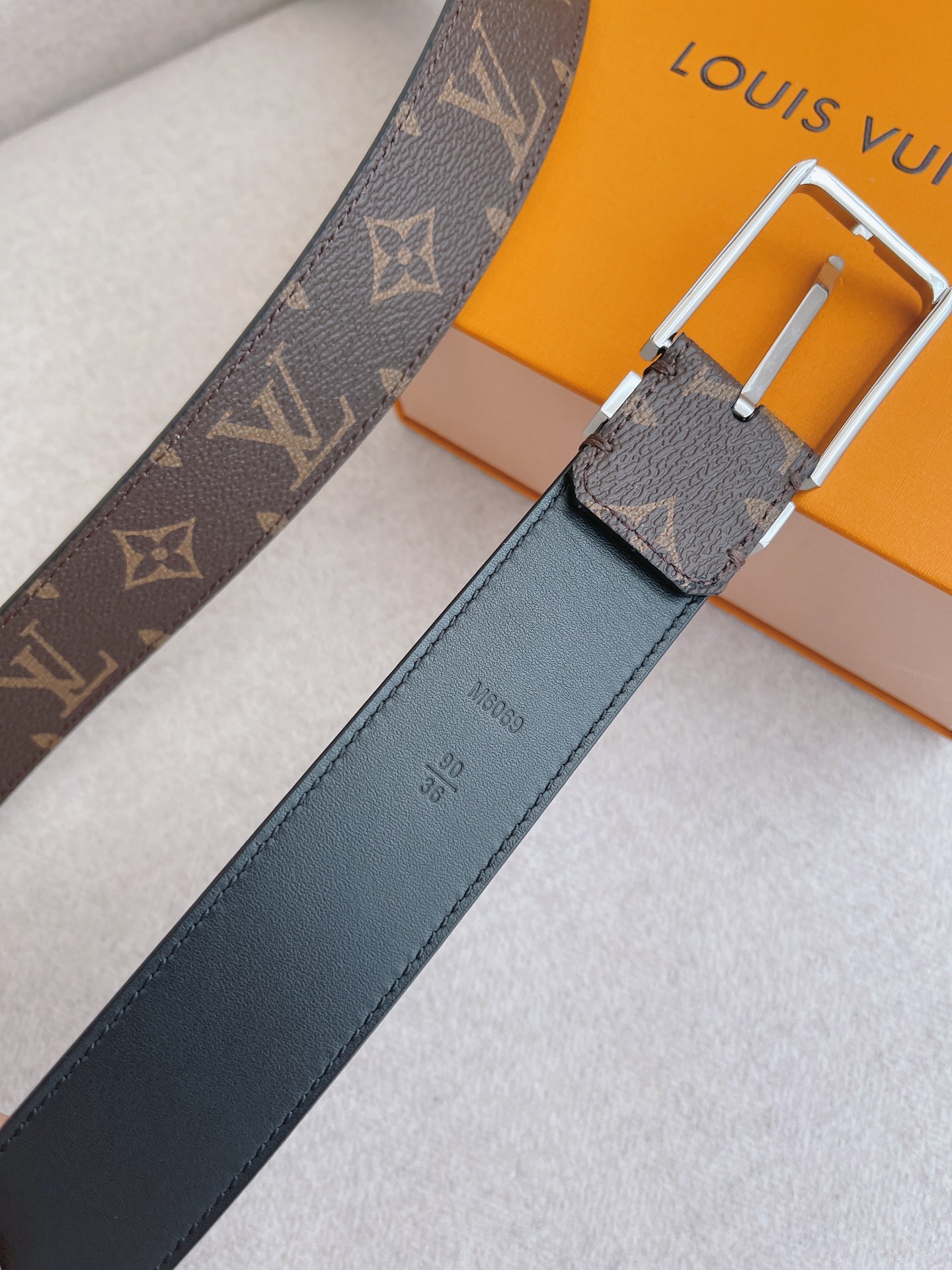Louis Vuitton Male Leather Belt Cow Leather 35mm-m-l