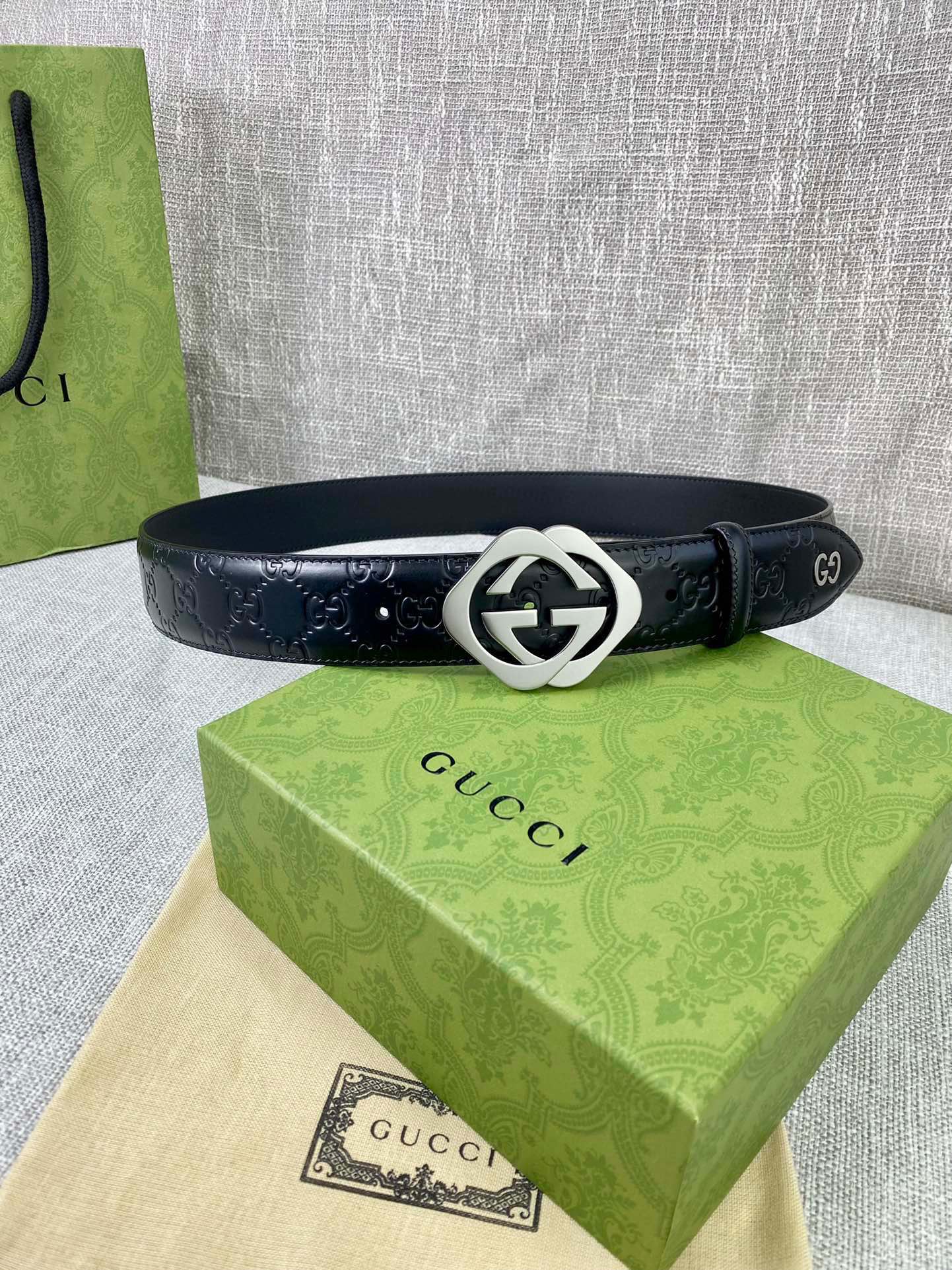 Gucci Male Leather Belt S-m