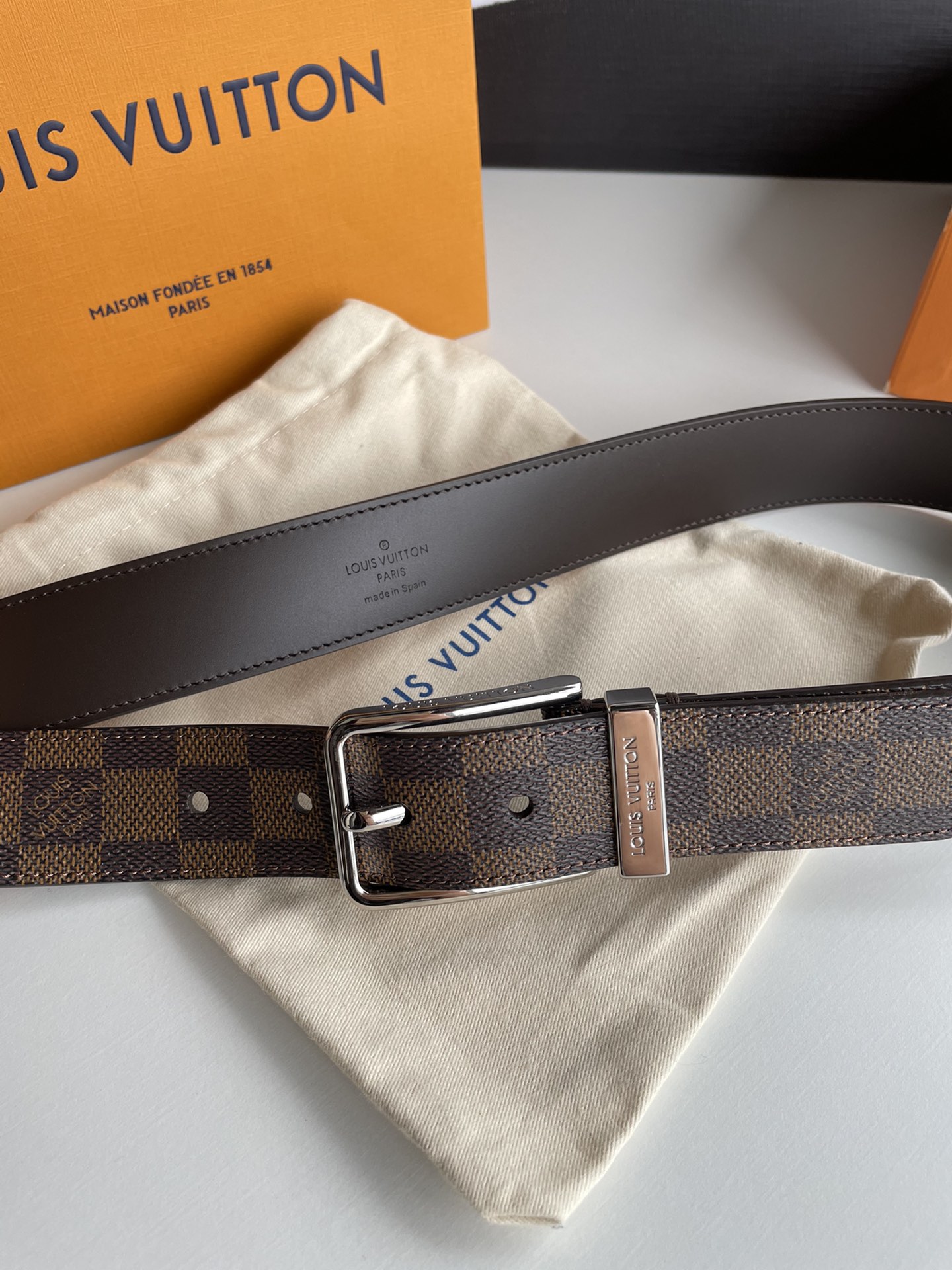 Louis Vuitton Leather Belt Cow Leather M-l