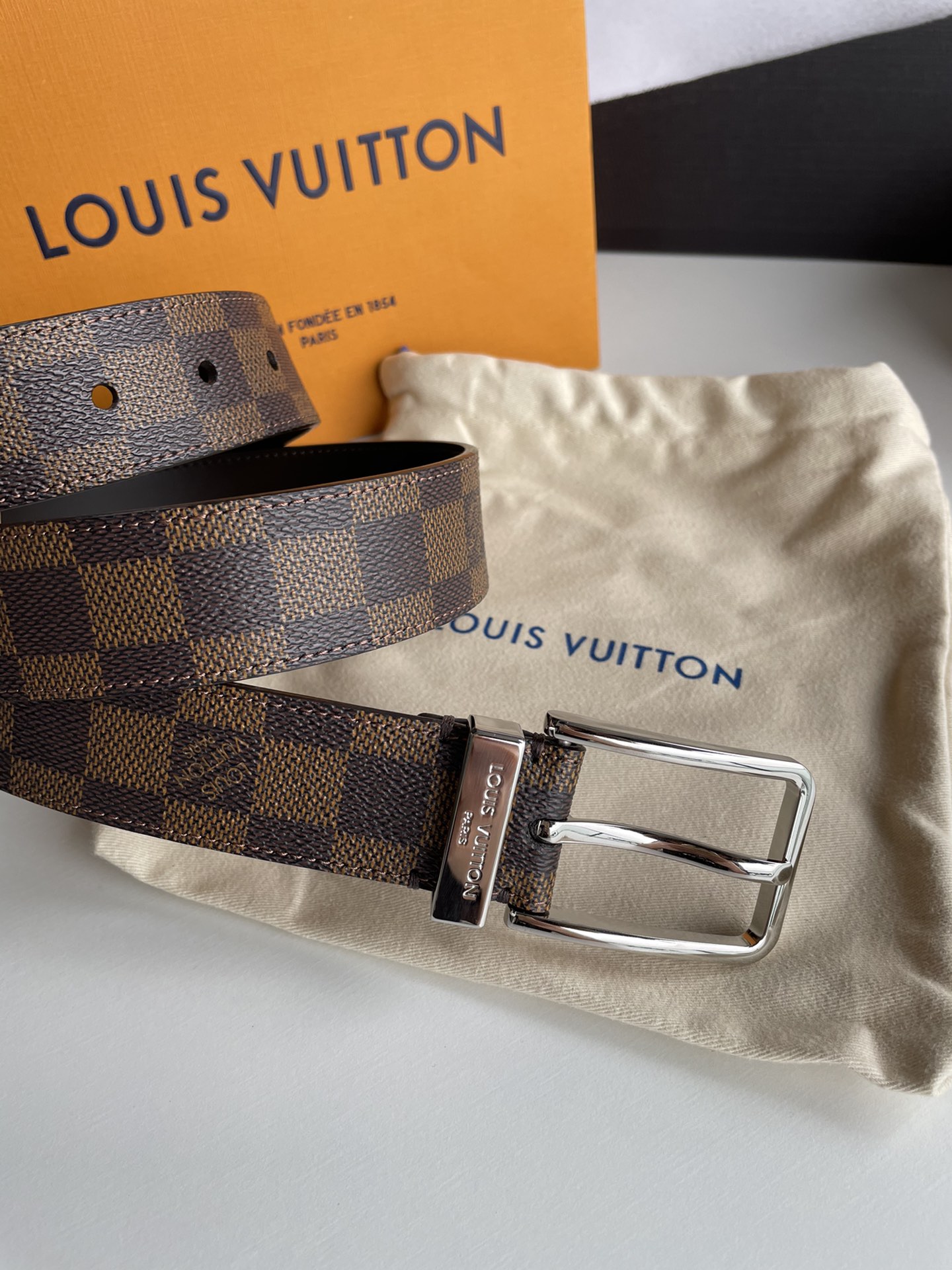 Louis Vuitton Leather Belt Cow Leather M-l