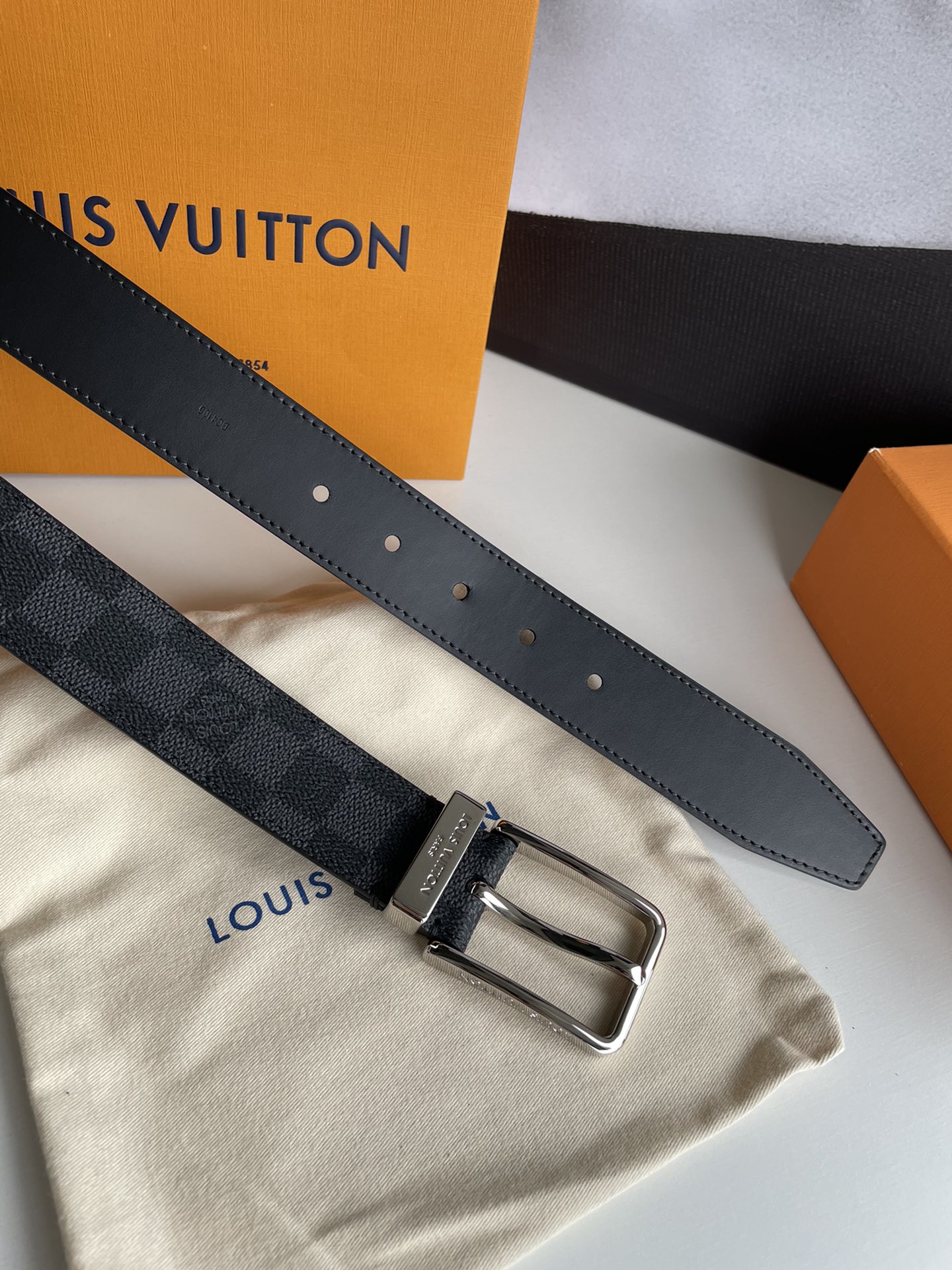 Louis Vuitton Leather Belt Cow Leather M-l