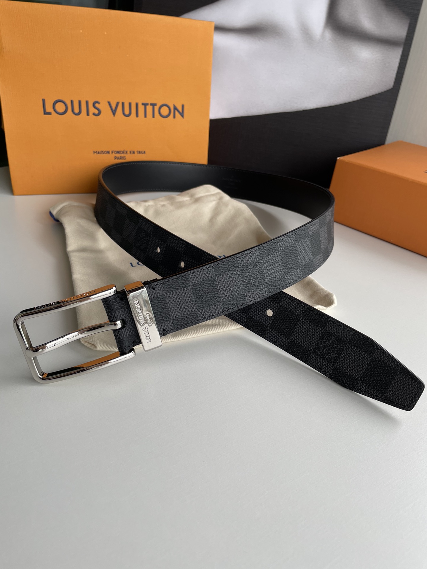 Louis Vuitton Leather Belt Cow Leather M-l
