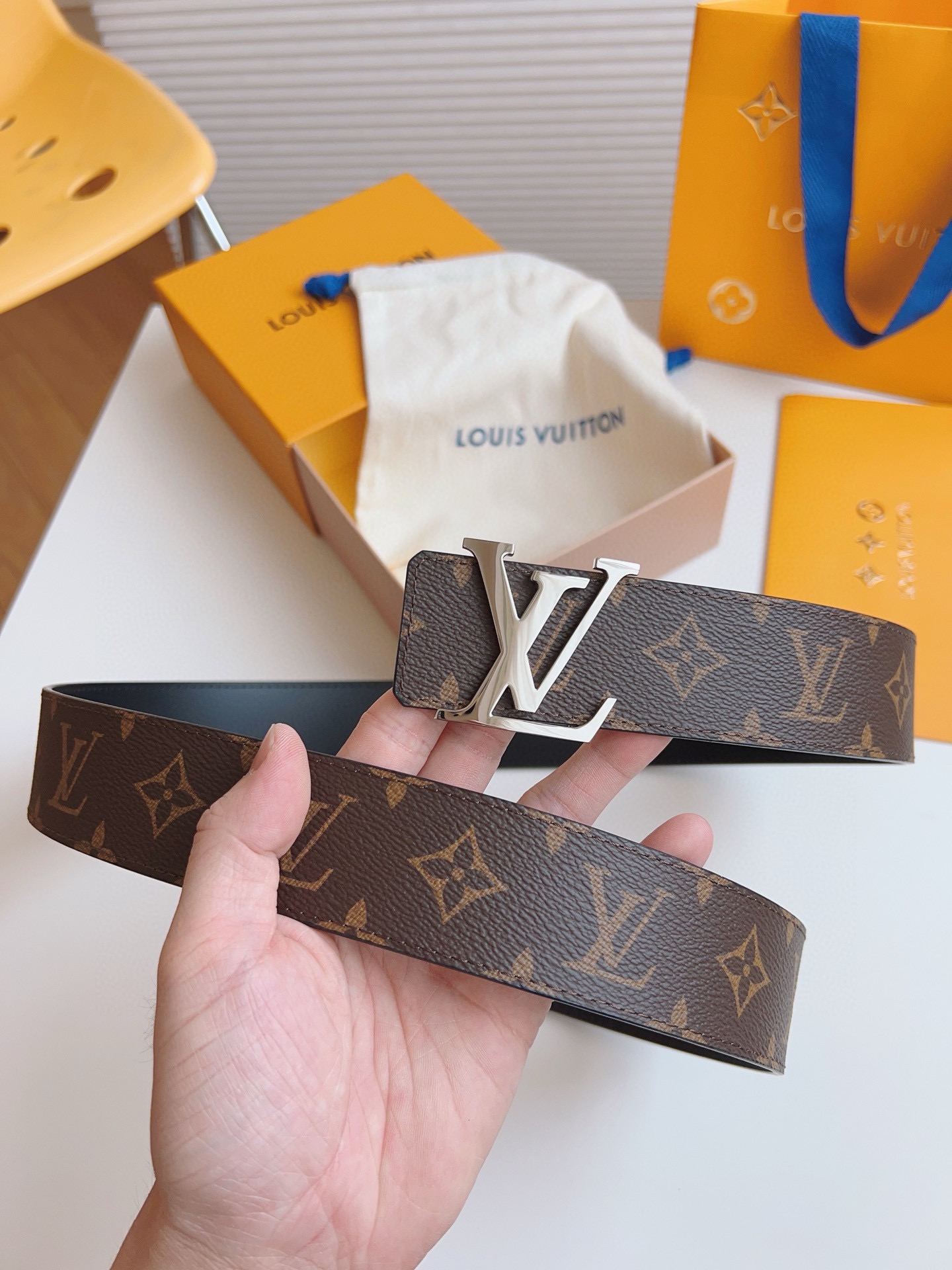 Louis Vuitton Basic Belt 40mm-l