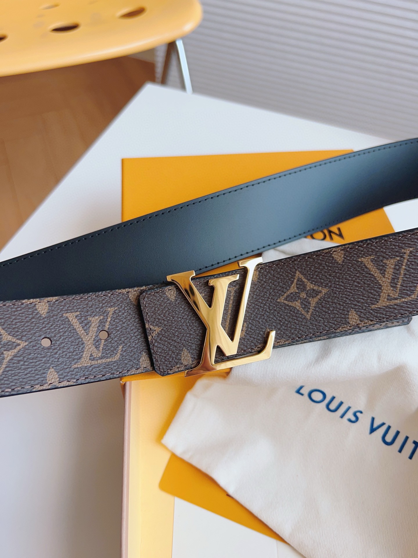 Louis Vuitton Basic Belt 40mm-l