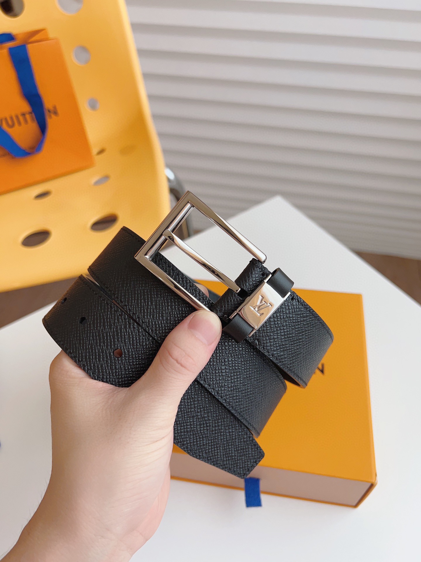 Louis Vuitton Male Pin Buckle Belt 35mm-l