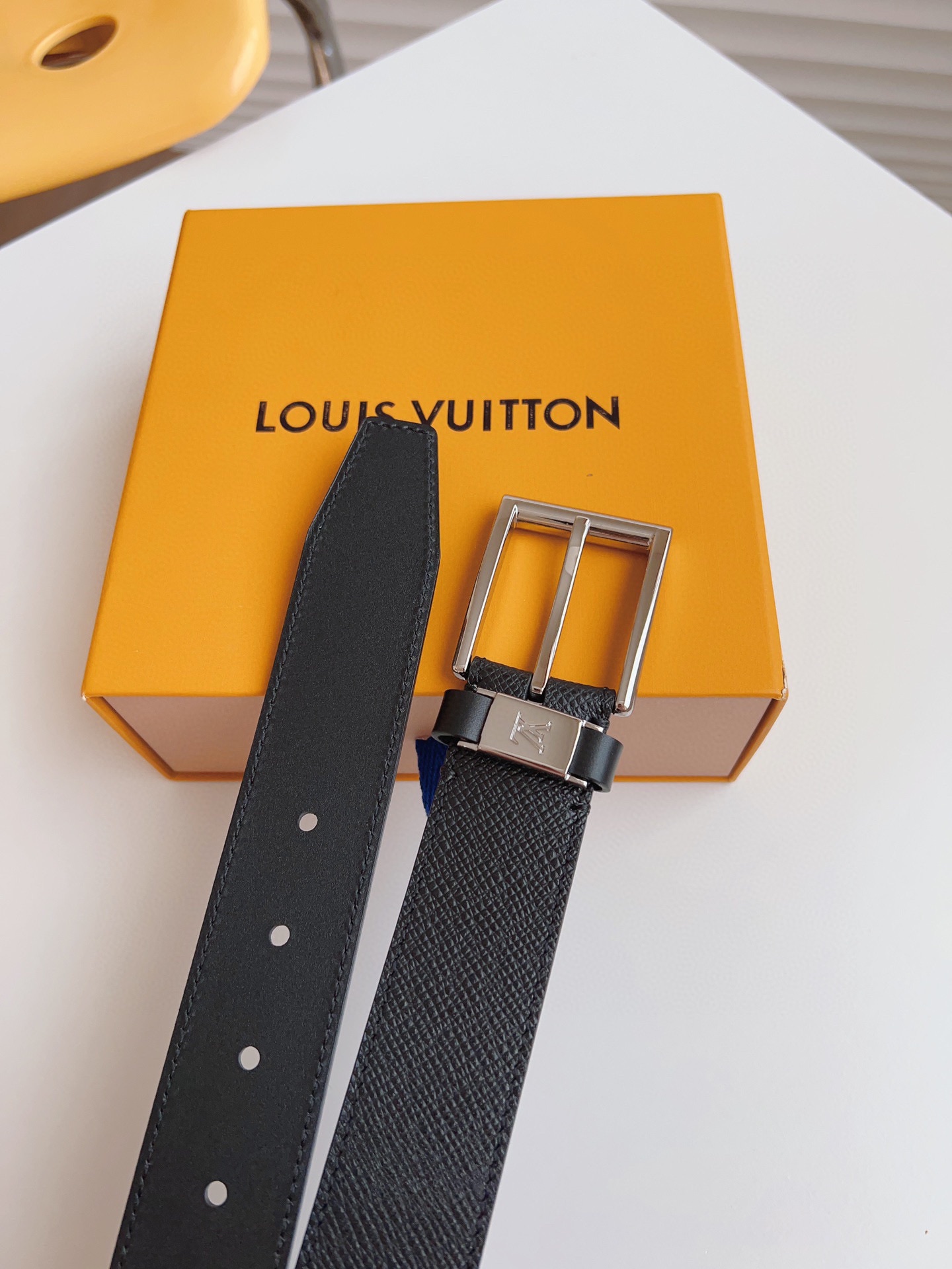 Louis Vuitton Male Pin Buckle Belt 35mm-l