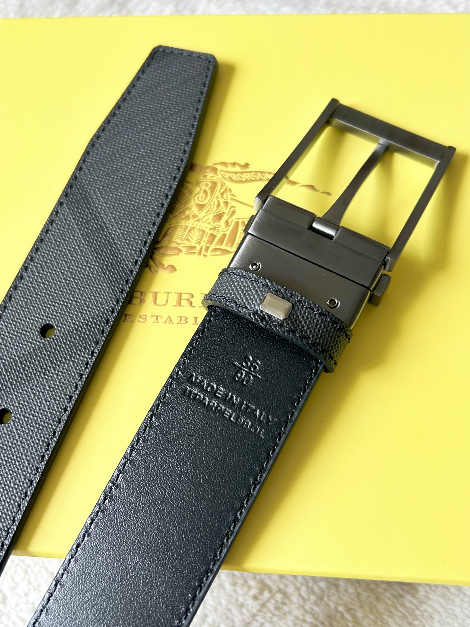 Burberry Male Basic Belt Cow Leather M-l