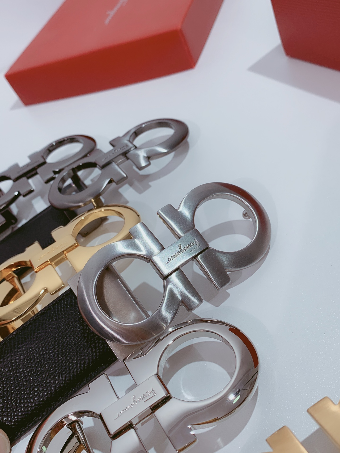 Salvatore Ferragamo Leather Belt M