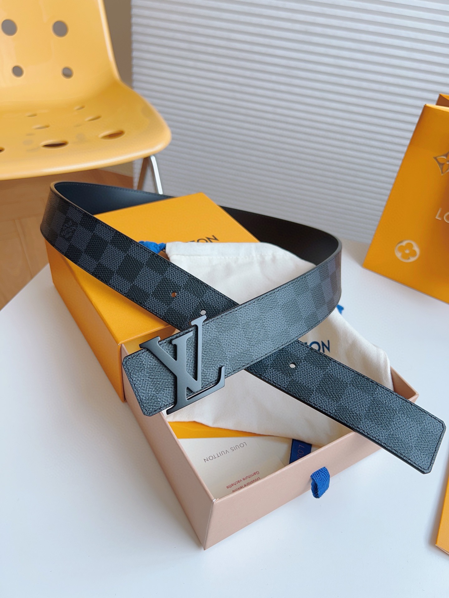 Louis Vuitton Basic Belt 40mm-l