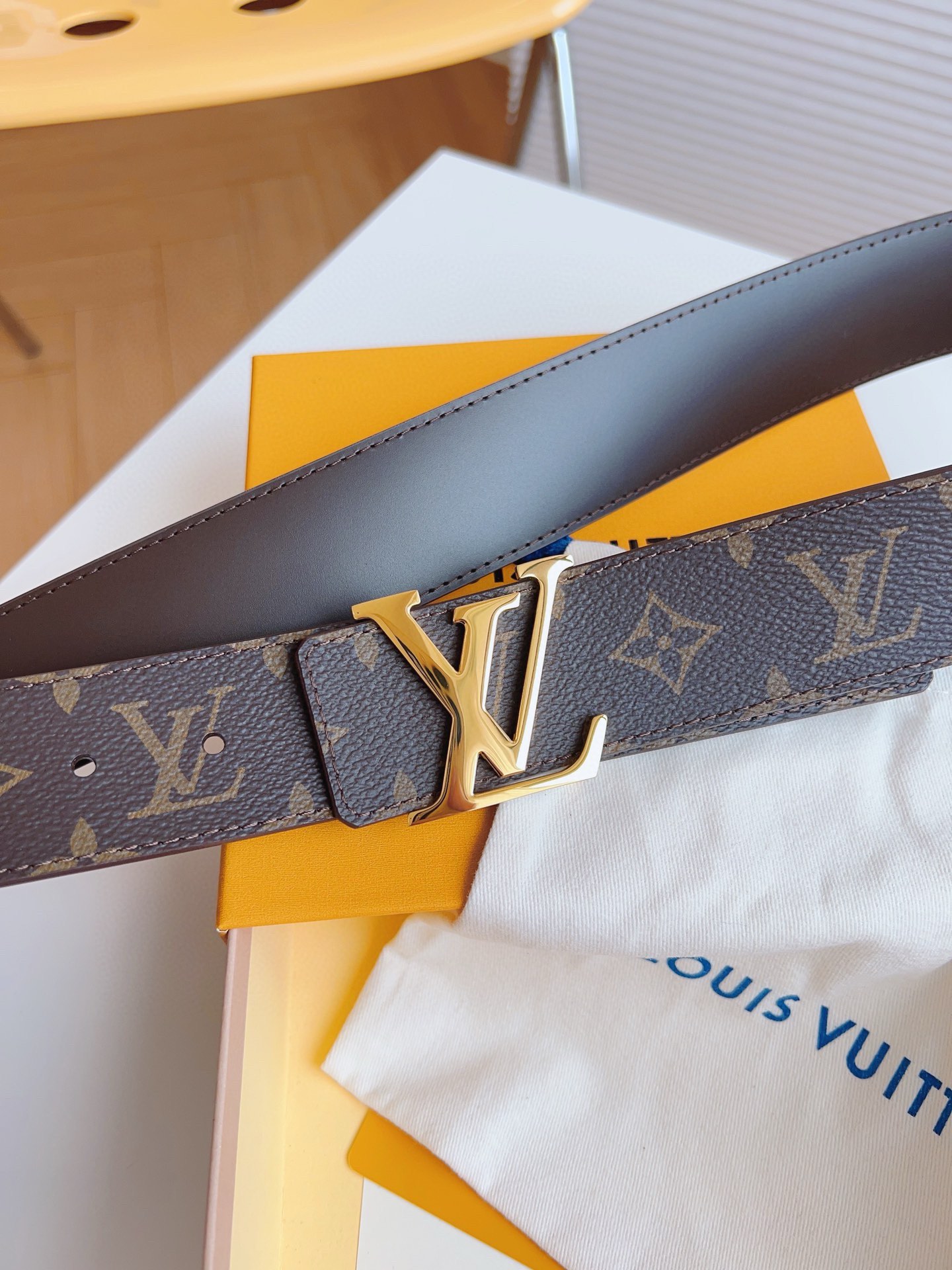Louis Vuitton Basic Belt 40mm-l