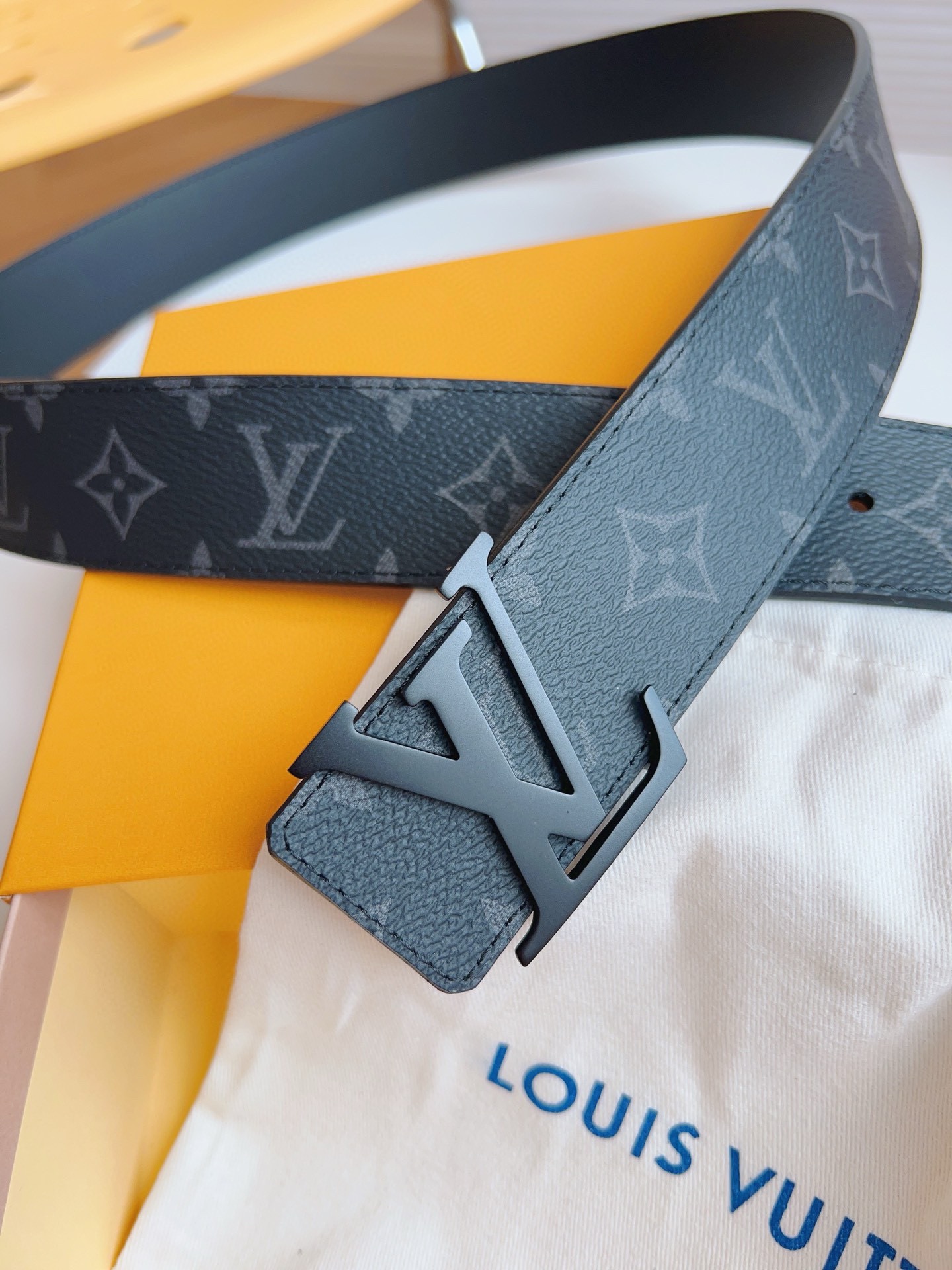 Louis Vuitton Basic Belt 40mm-l
