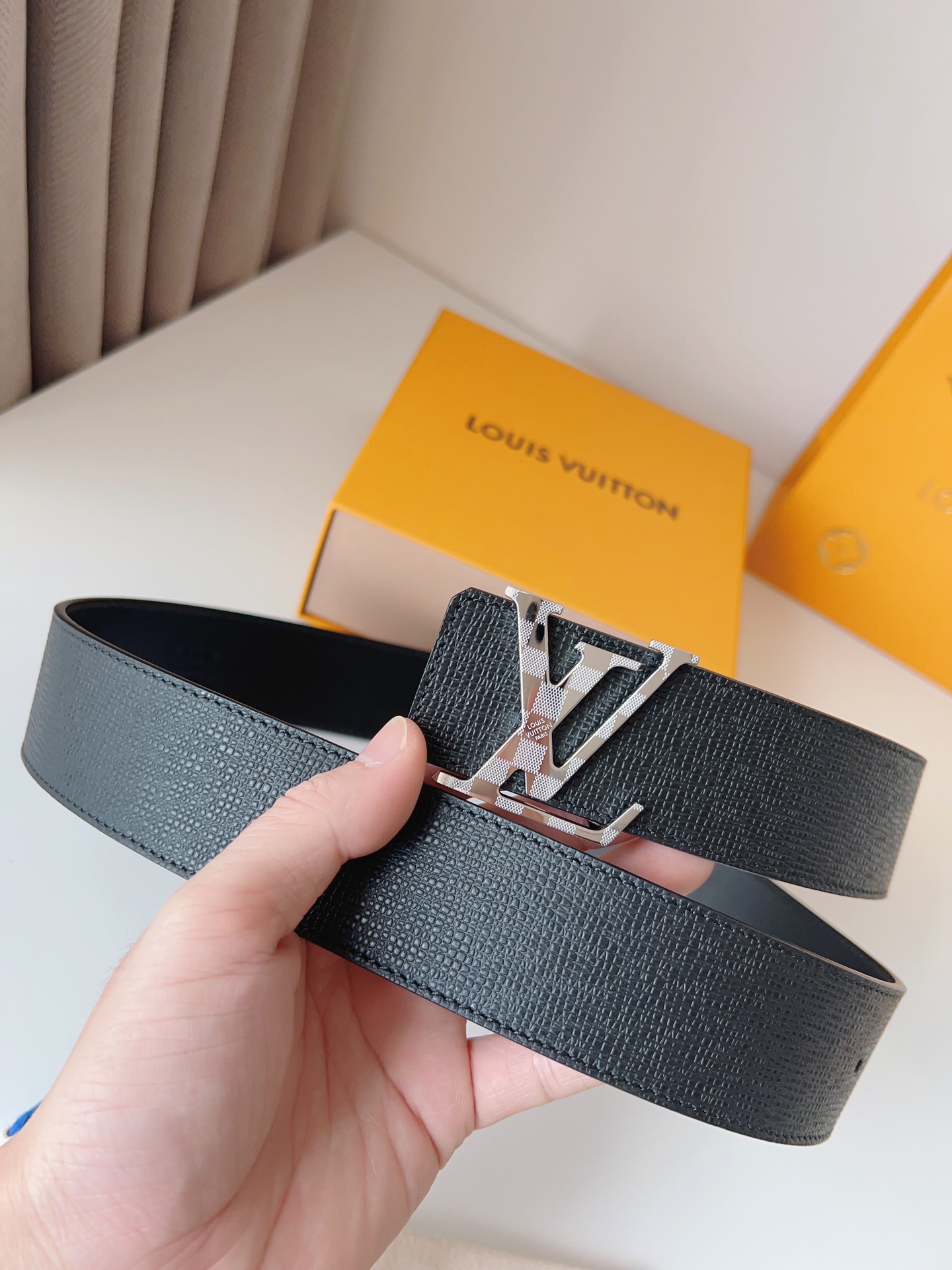 Louis Vuitton Male Basic Belt 40mm-l