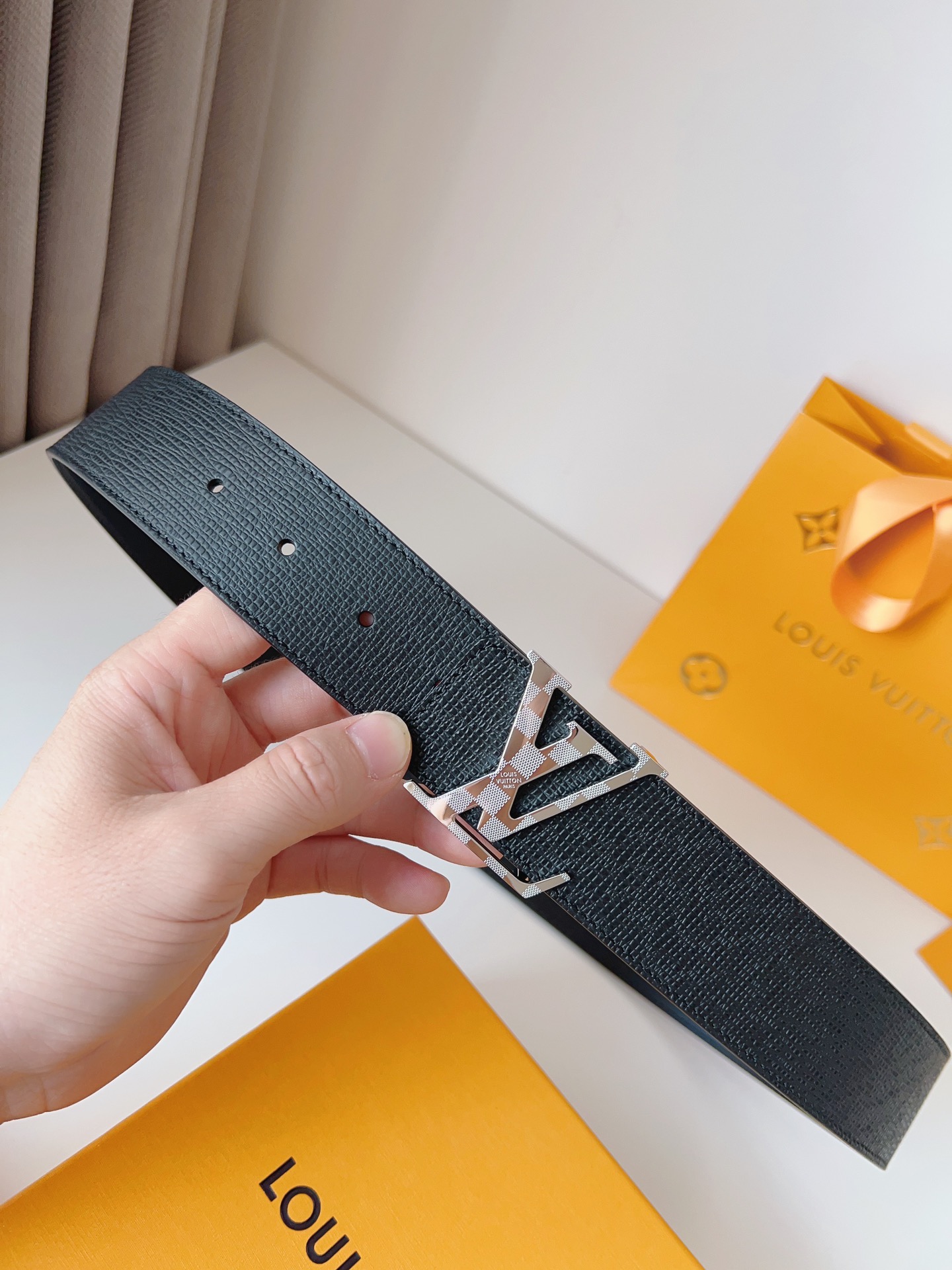 Louis Vuitton Male Basic Belt 40mm-l