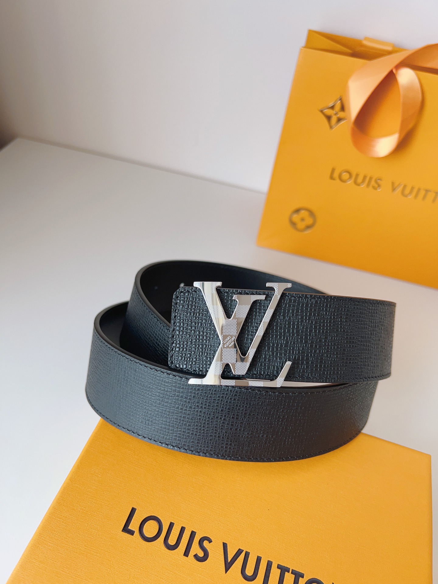 Louis Vuitton Male Basic Belt 40mm-l