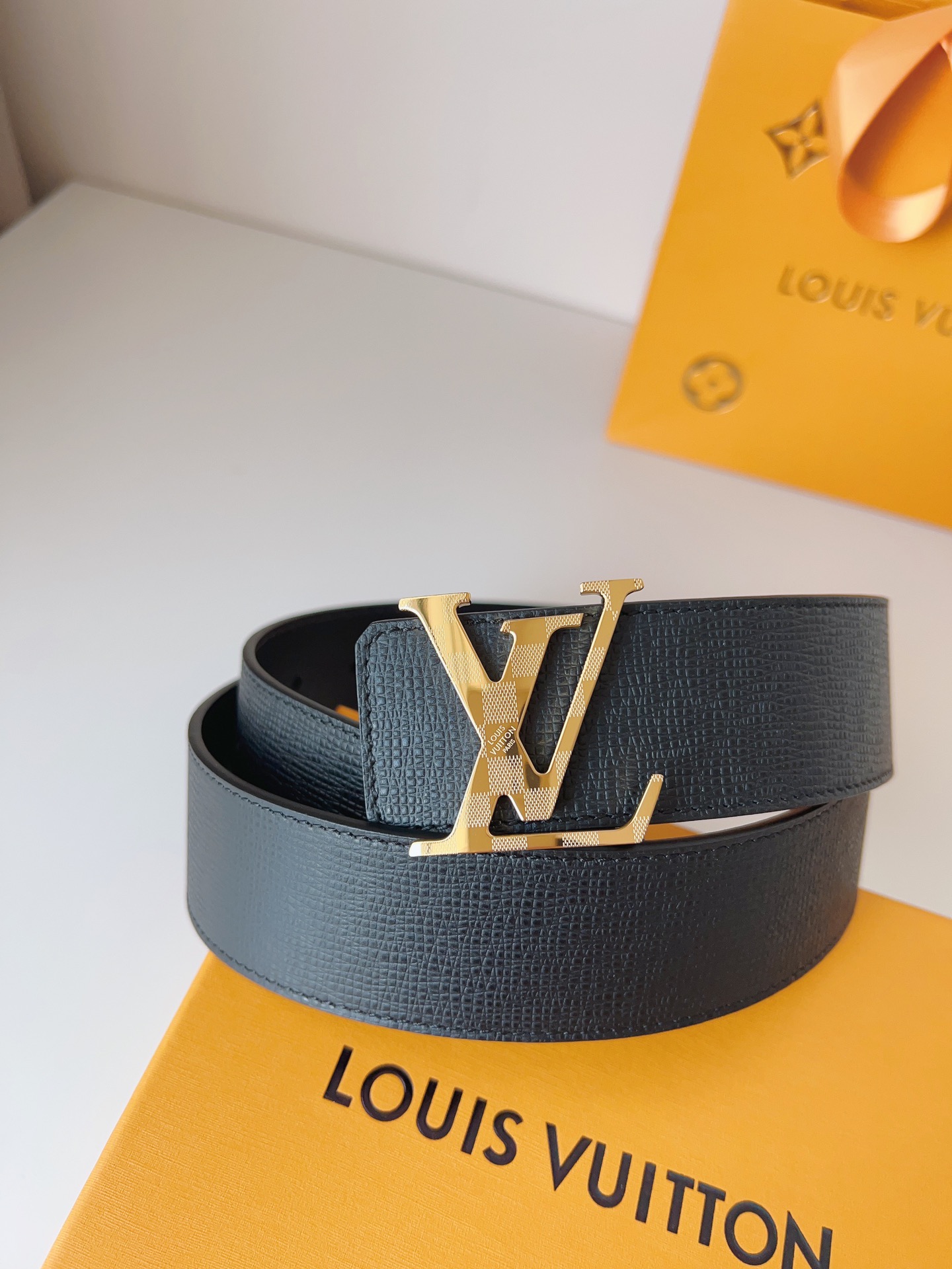 Louis Vuitton Male Basic Belt 40mm-l