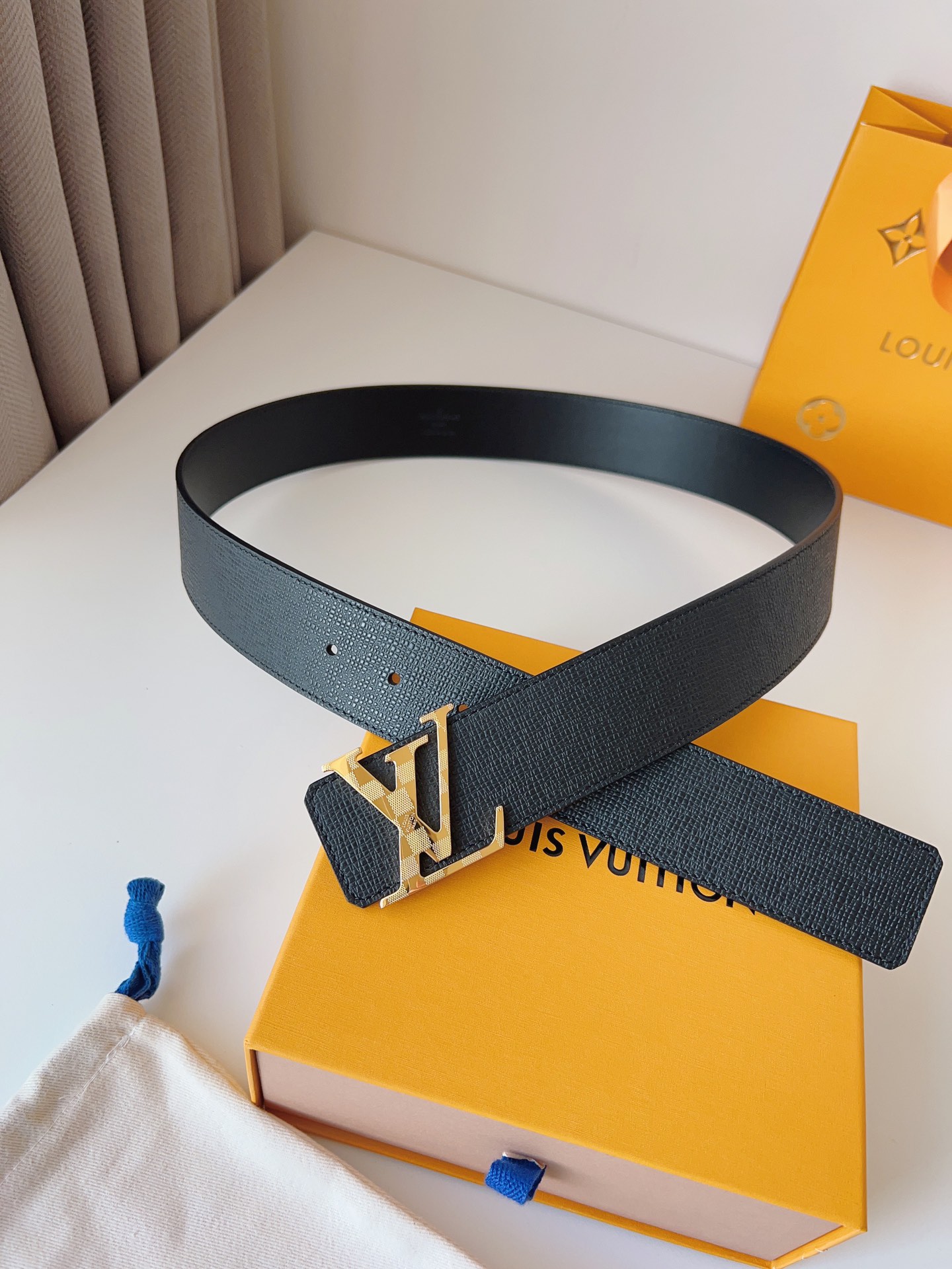 Louis Vuitton Male Basic Belt 40mm-l