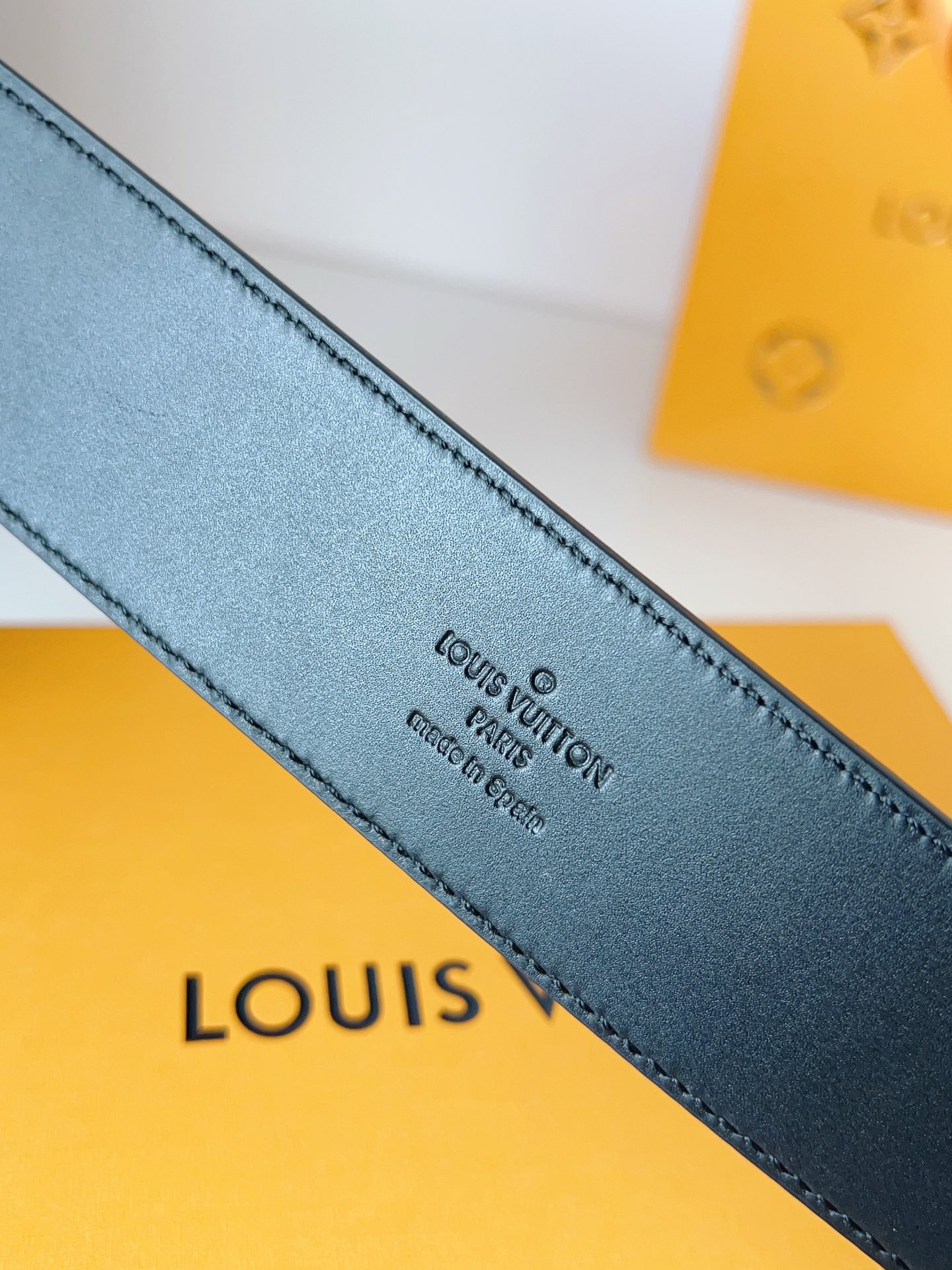 Louis Vuitton Male Basic Belt 40mm-l