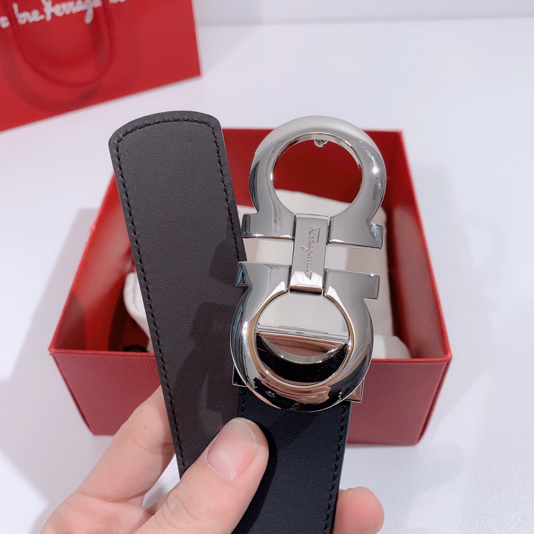 Salvatore Ferragamo Leather Belt M