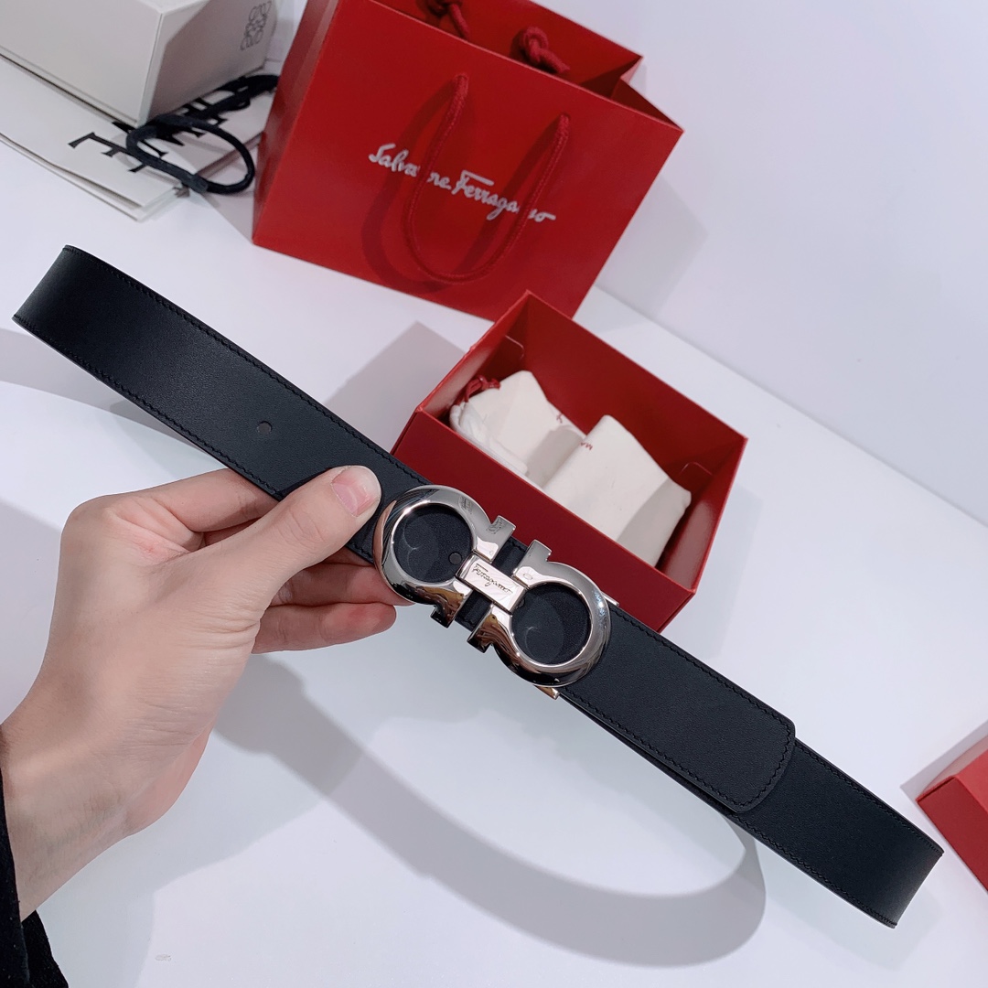 Salvatore Ferragamo Leather Belt M