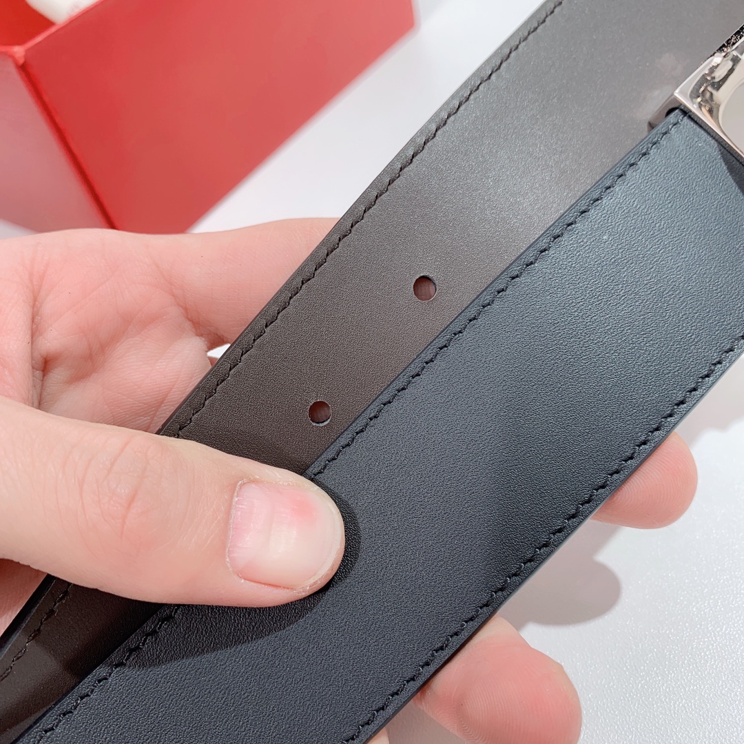 Salvatore Ferragamo Leather Belt M