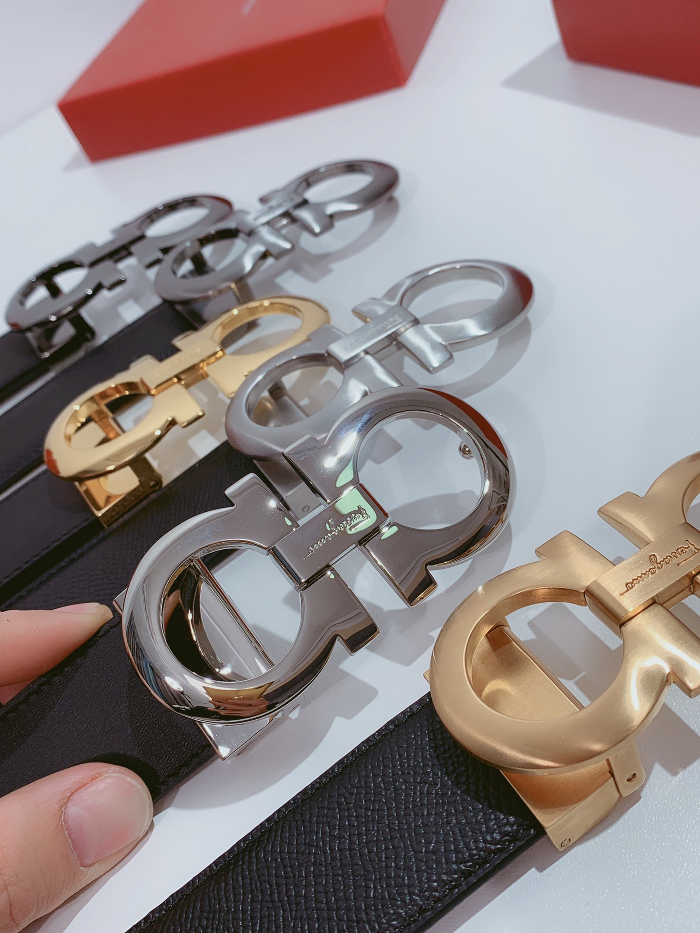 Salvatore Ferragamo Leather Belt M