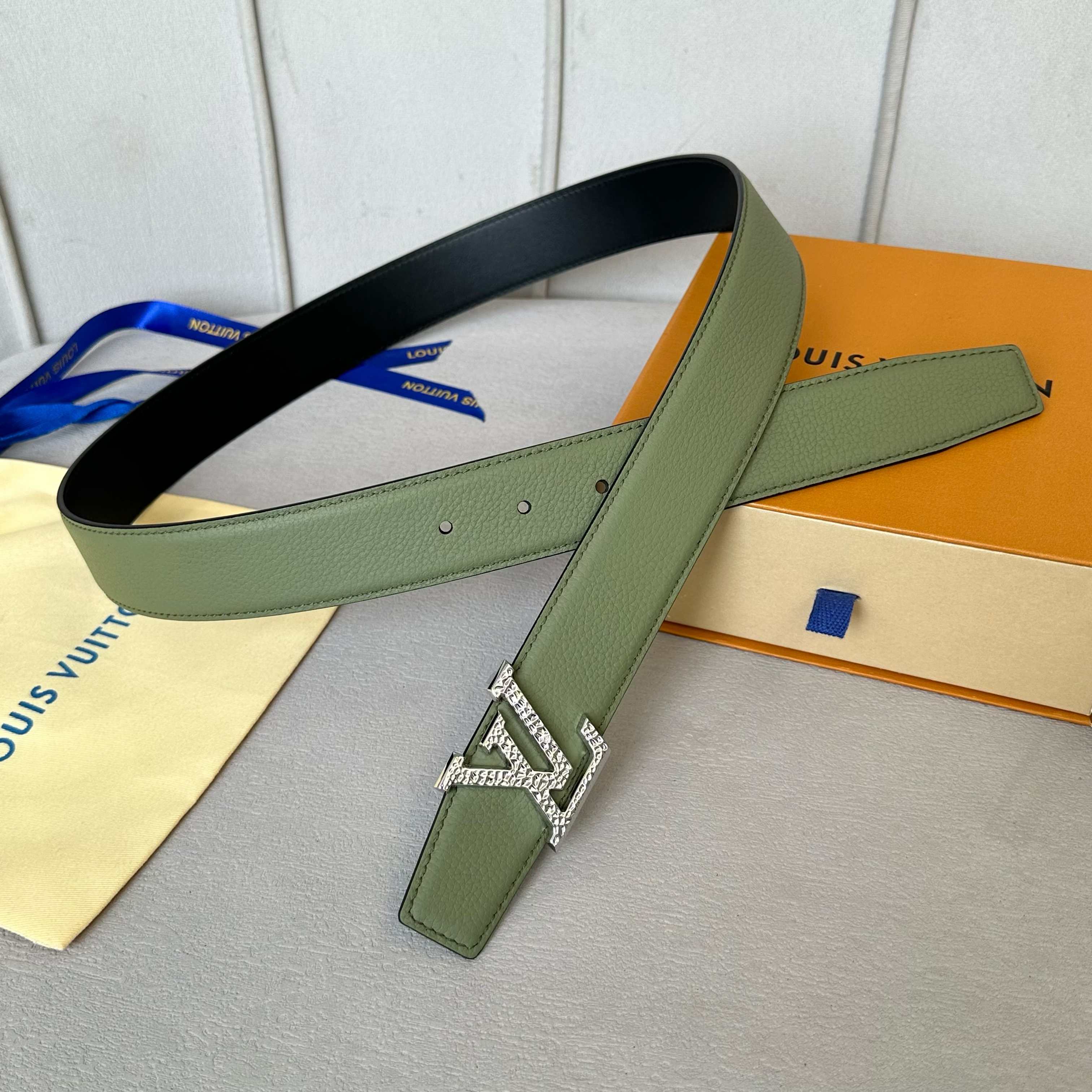 Louis Vuitton Male Basic Belt Cow Leather S-l