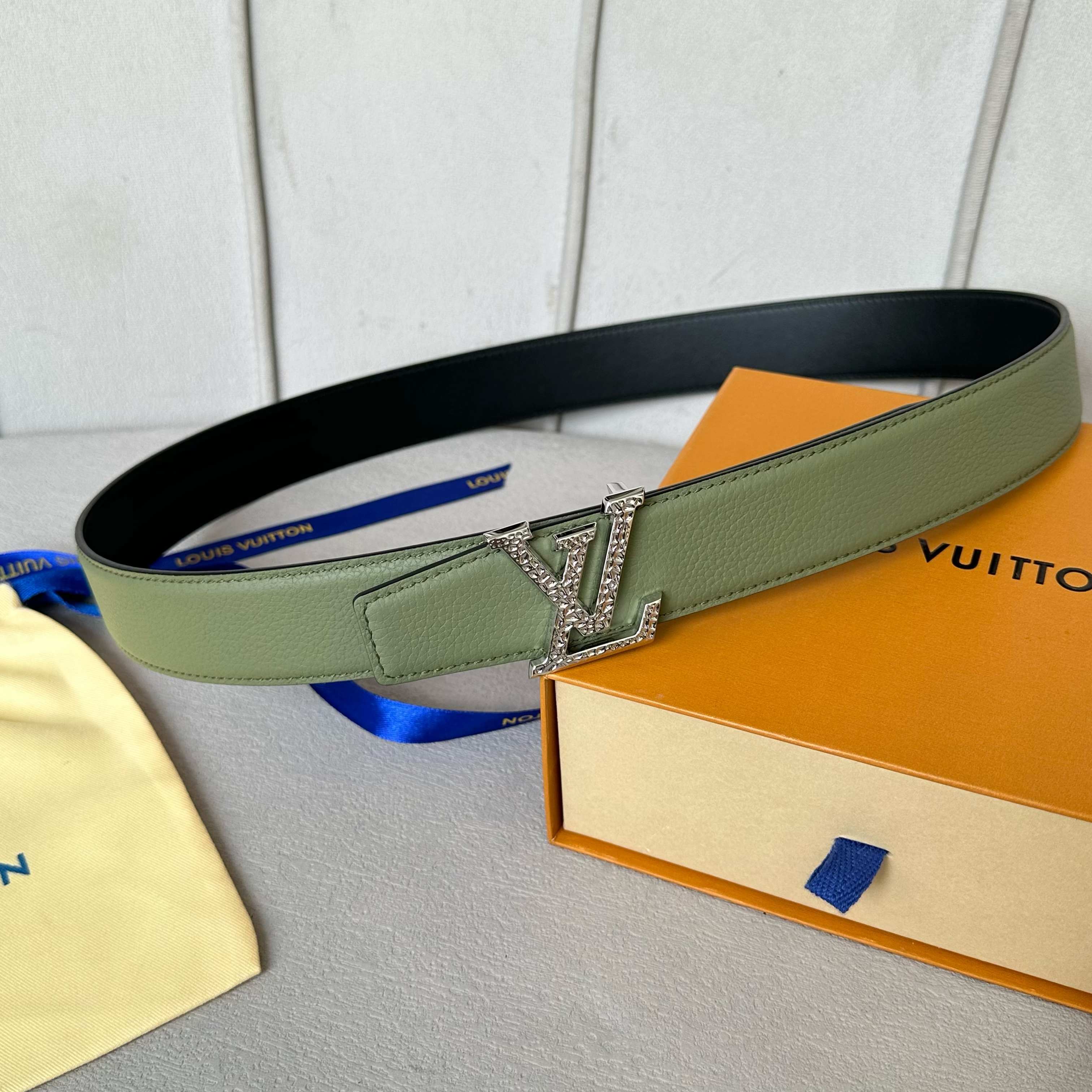 Louis Vuitton Male Basic Belt Cow Leather S-l