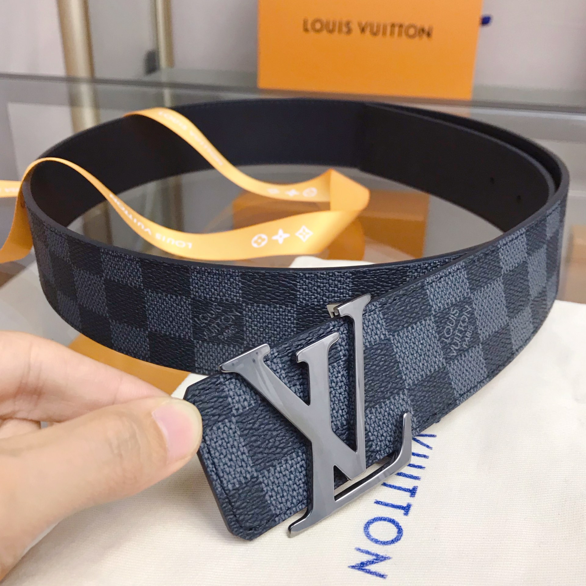 Louis Vuitton Male Leather Belt Cow Leather 40mm-s-m-l
