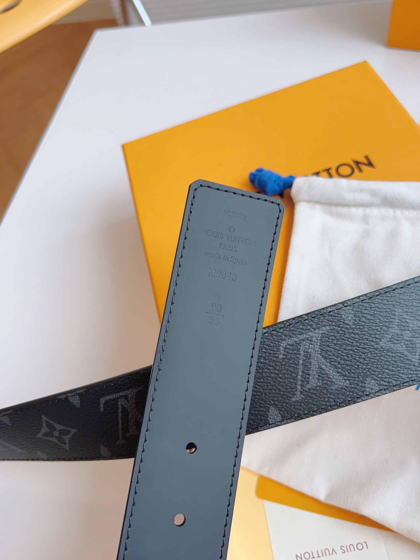 Louis Vuitton Basic Belt 40mm-l