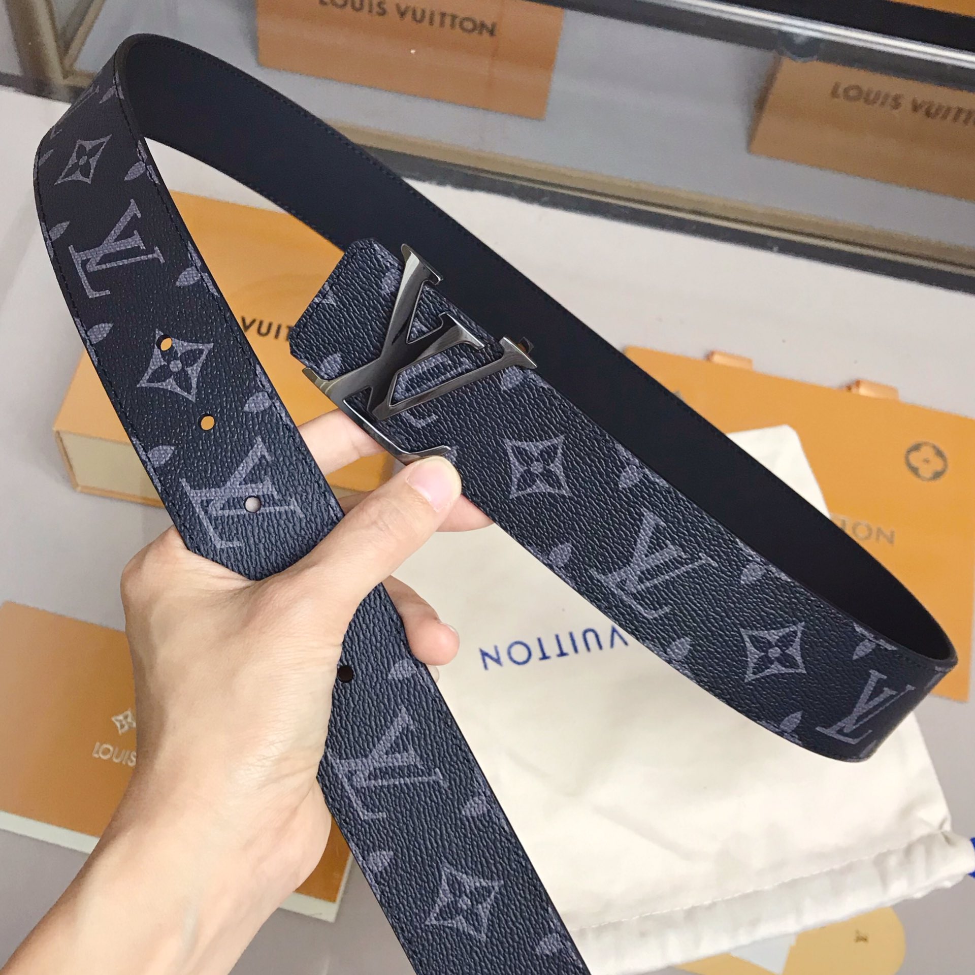 Louis Vuitton Male Basic Belt Cow Leather S-m-l