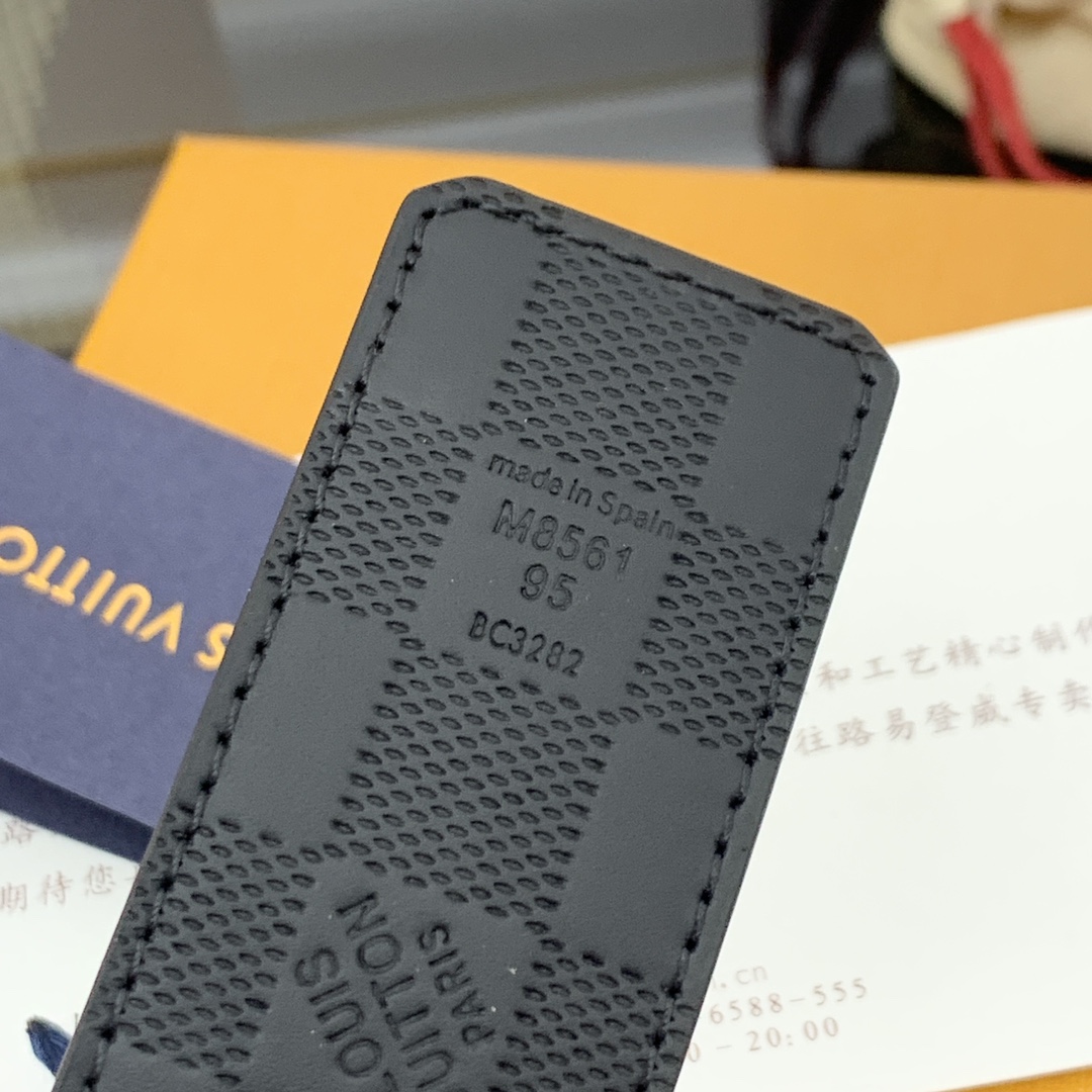 Louis Vuitton Male Basic Belt Cow Leather 13514-m-l