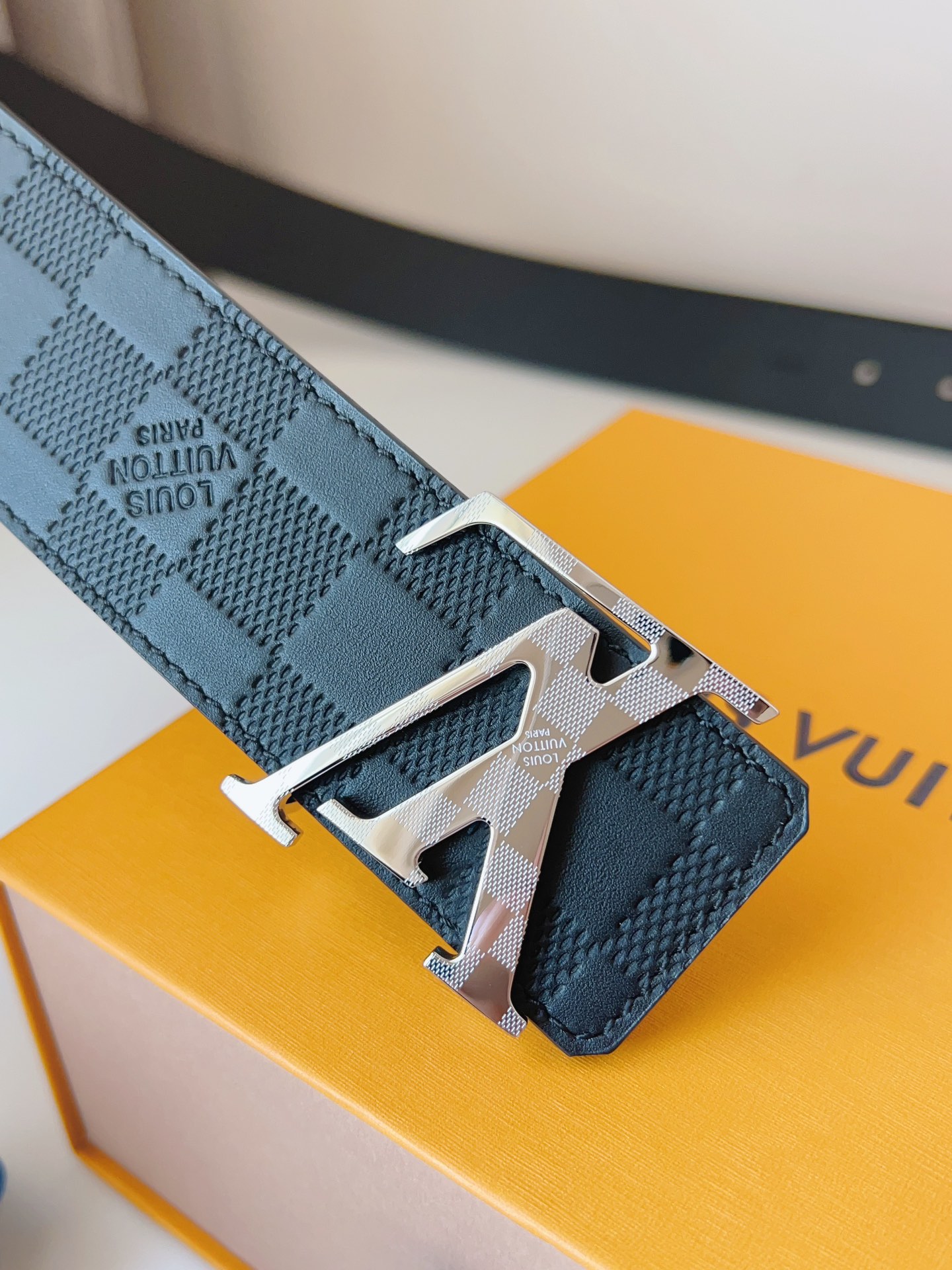 Louis Vuitton Male Basic Belt 40mm-l