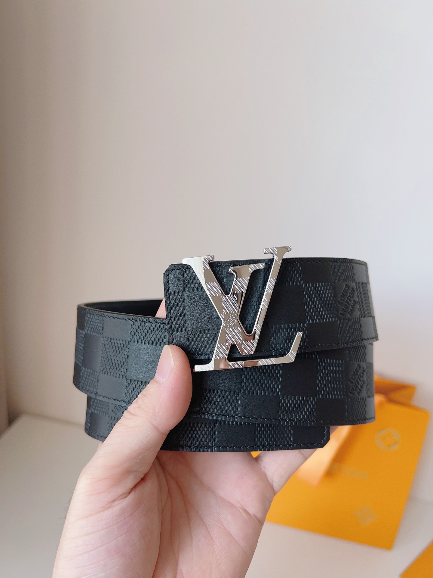 Louis Vuitton Male Basic Belt 40mm-l