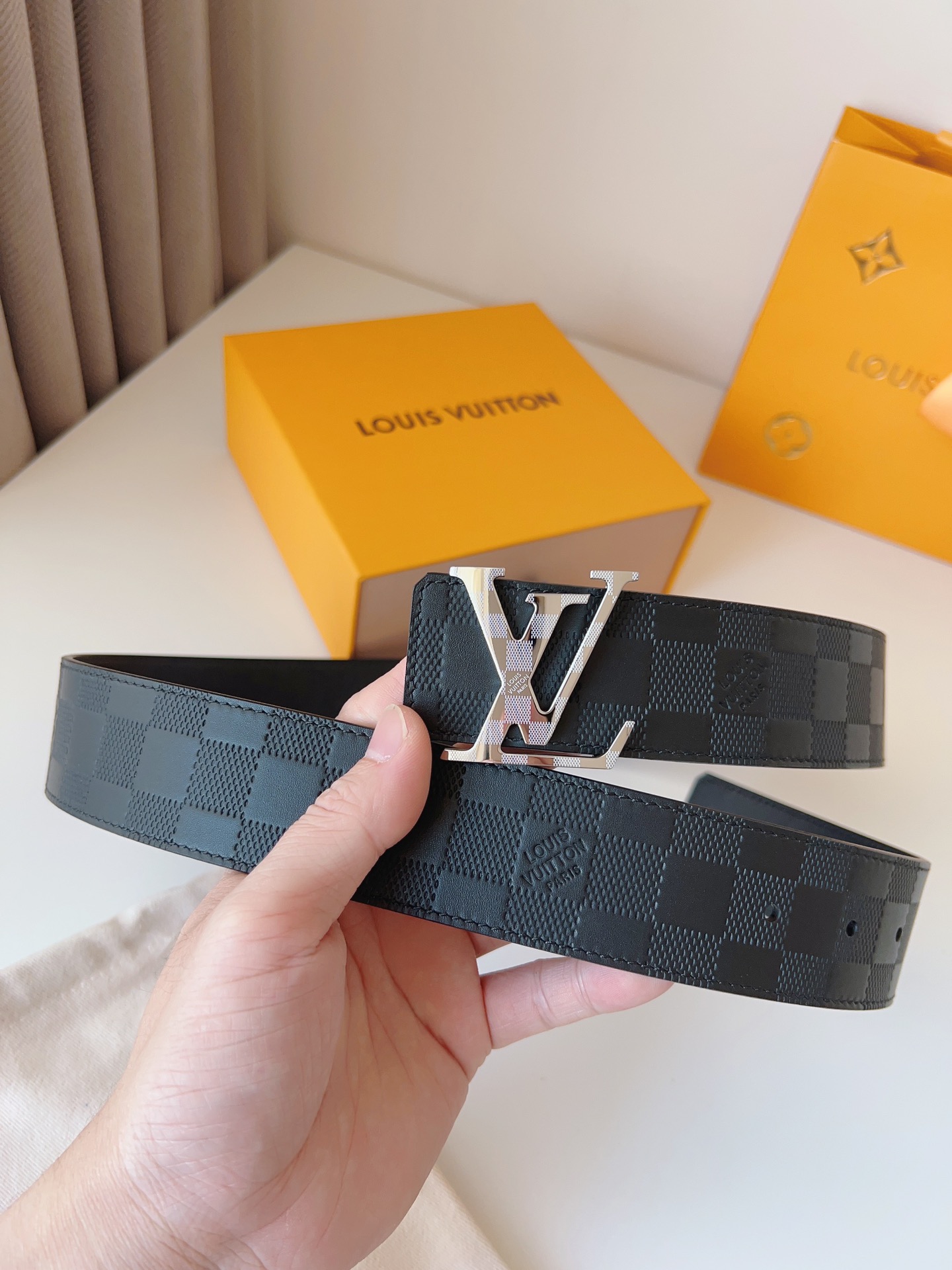 Louis Vuitton Male Basic Belt 40mm-l