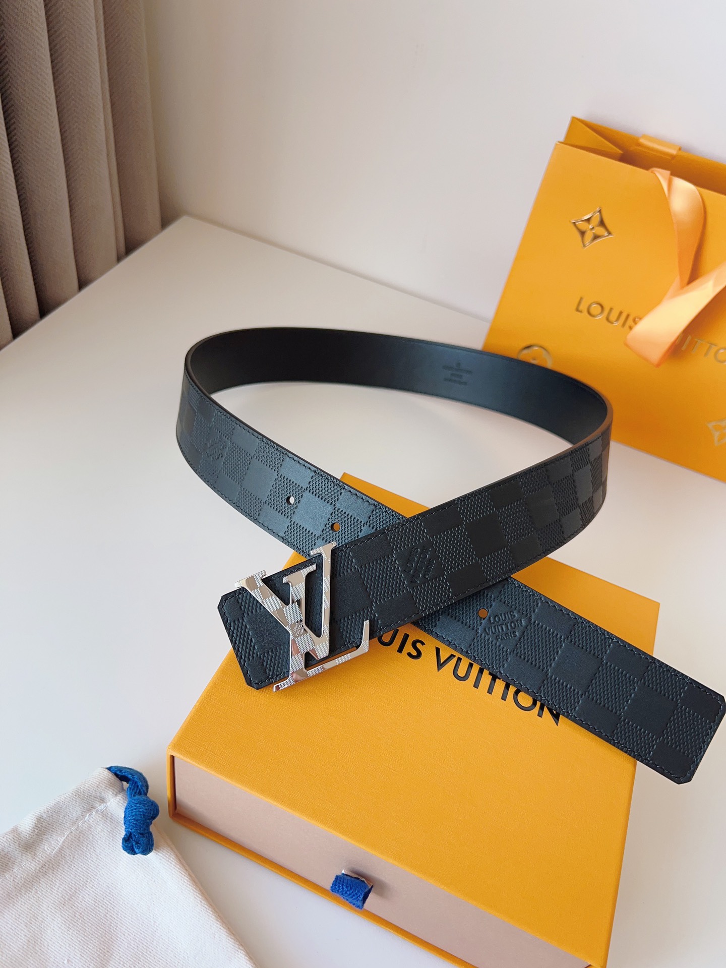 Louis Vuitton Male Basic Belt 40mm-l