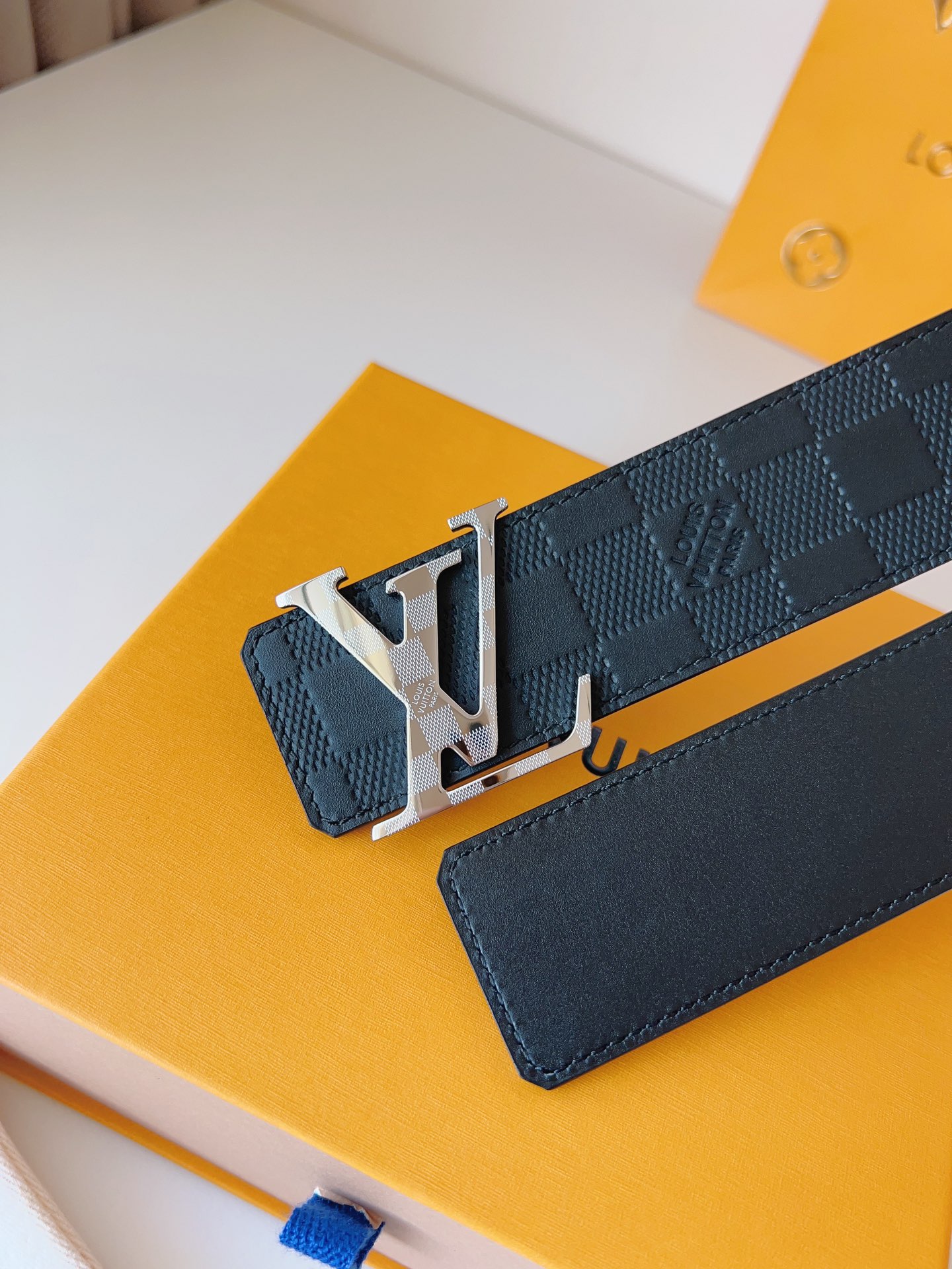 Louis Vuitton Male Basic Belt 40mm-l