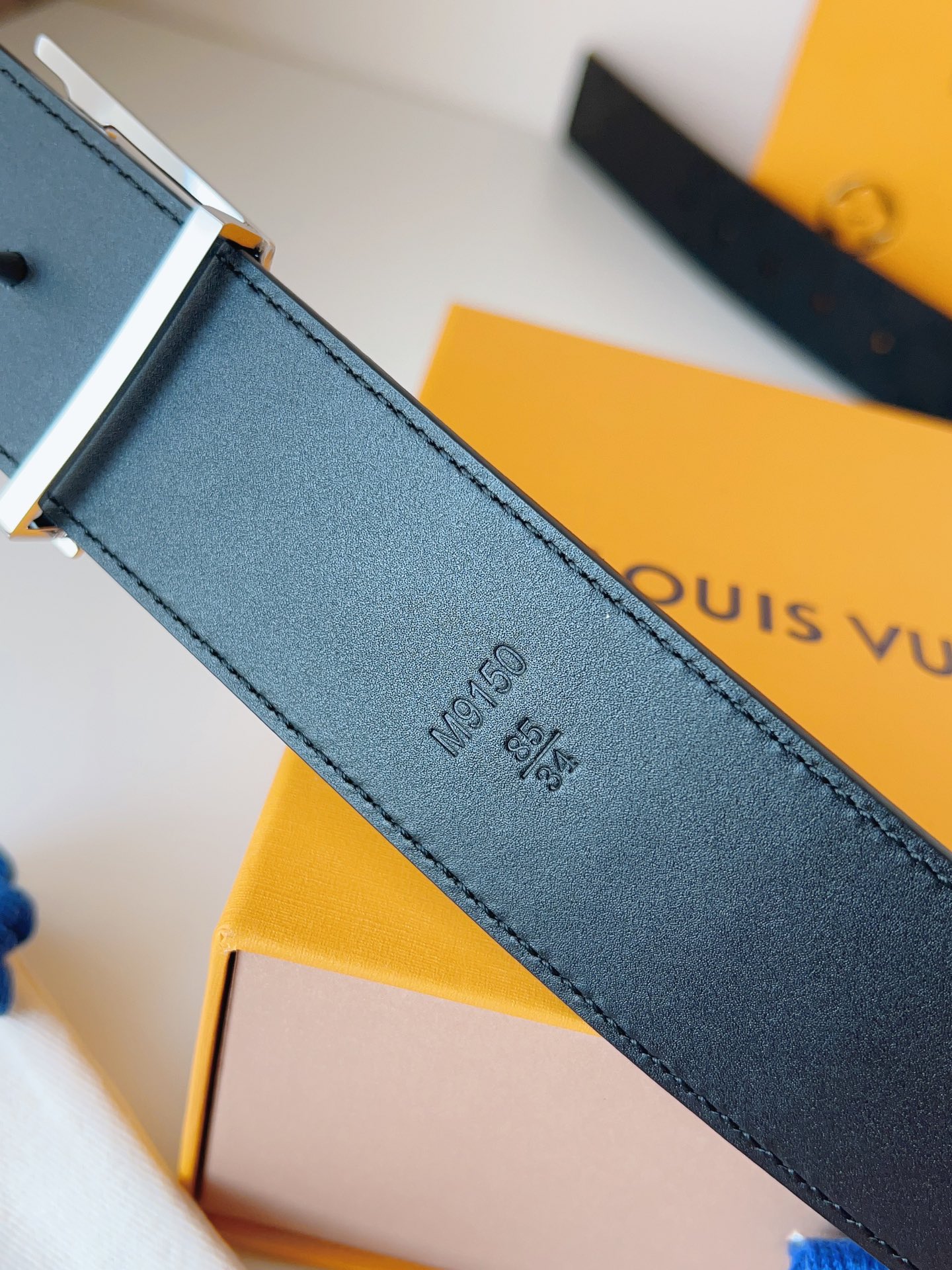 Louis Vuitton Male Basic Belt 40mm-l