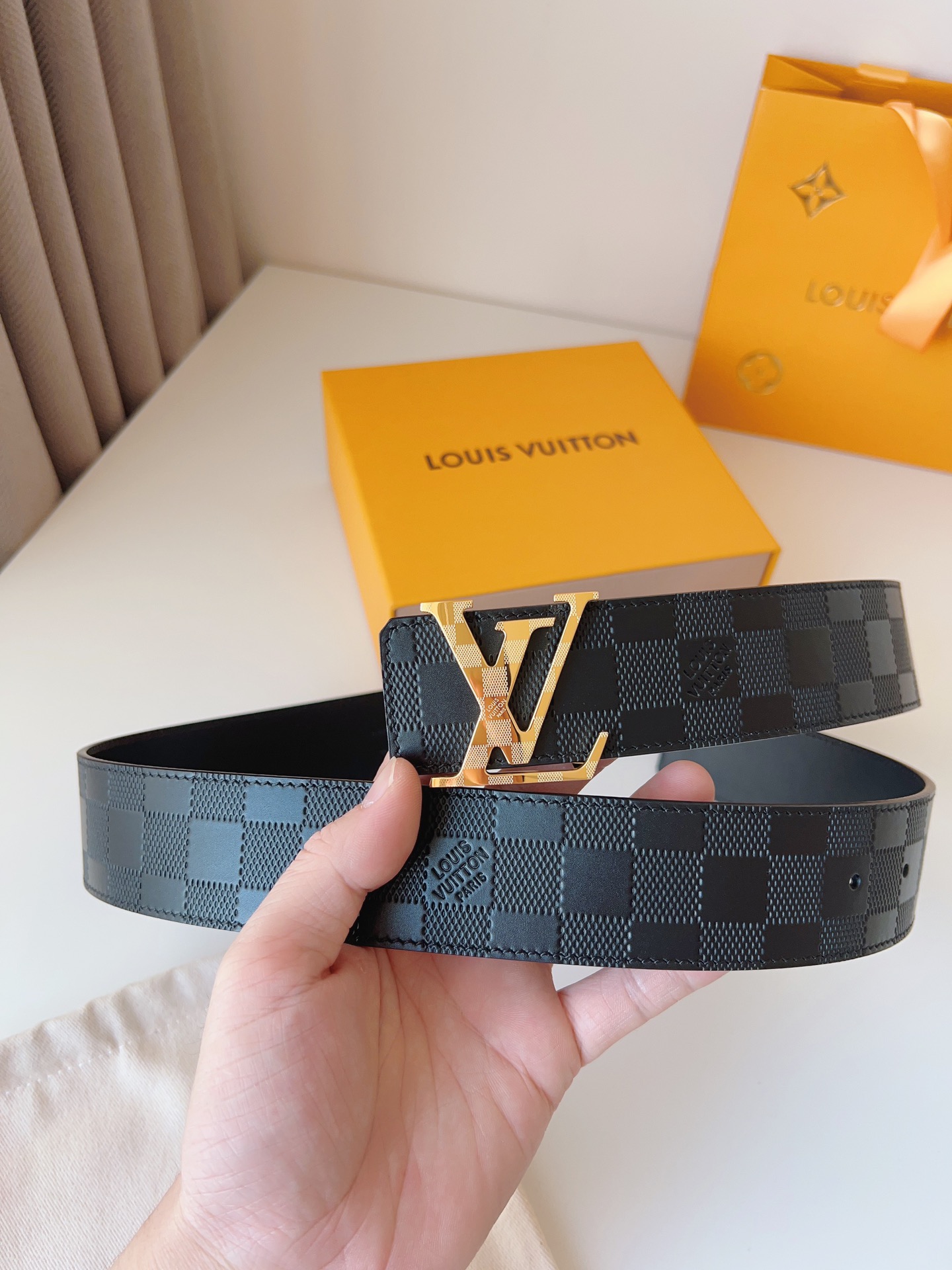 Louis Vuitton Male Basic Belt 40mm-l