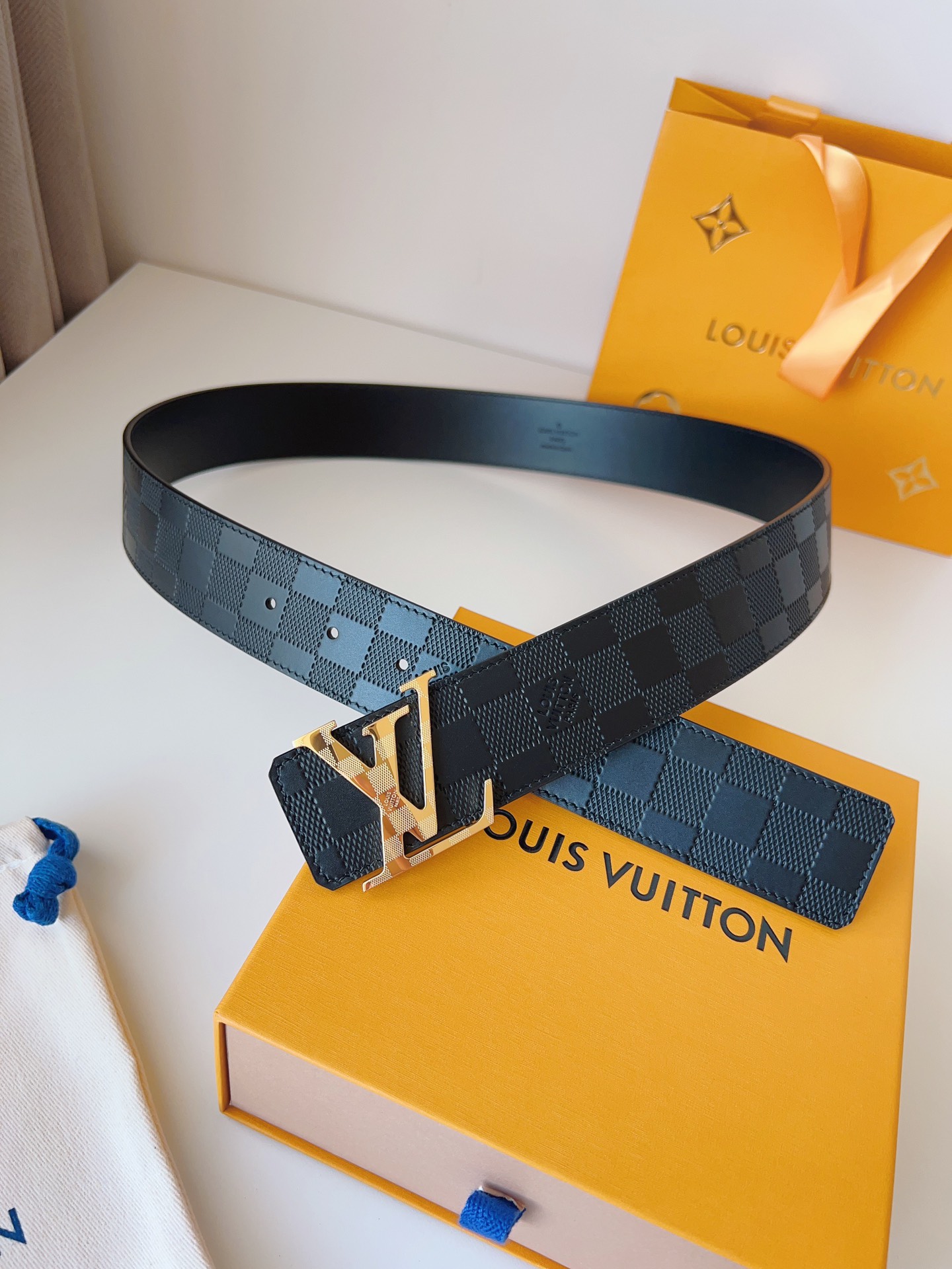 Louis Vuitton Male Basic Belt 40mm-l