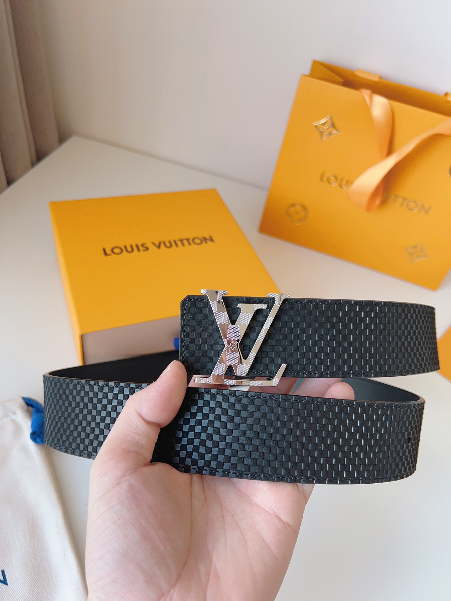 Louis Vuitton Male Basic Belt 40mm-l