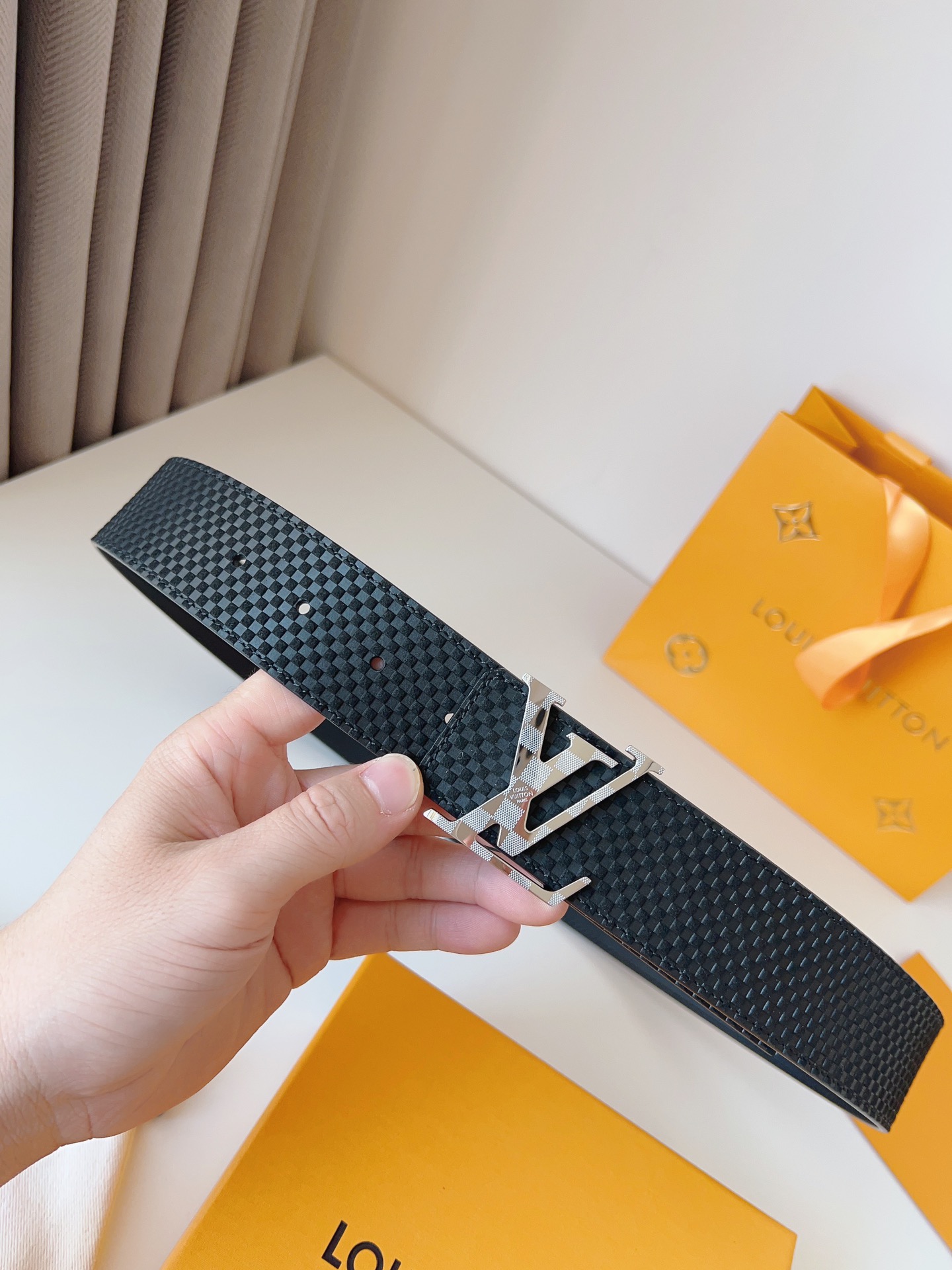 Louis Vuitton Male Basic Belt 40mm-l