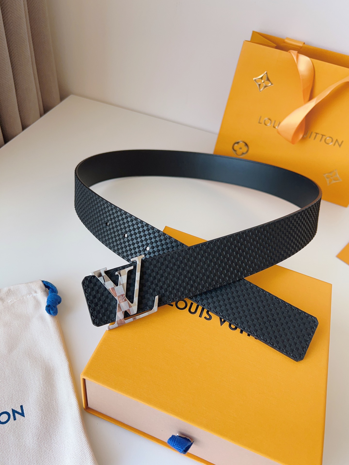 Louis Vuitton Male Basic Belt 40mm-l