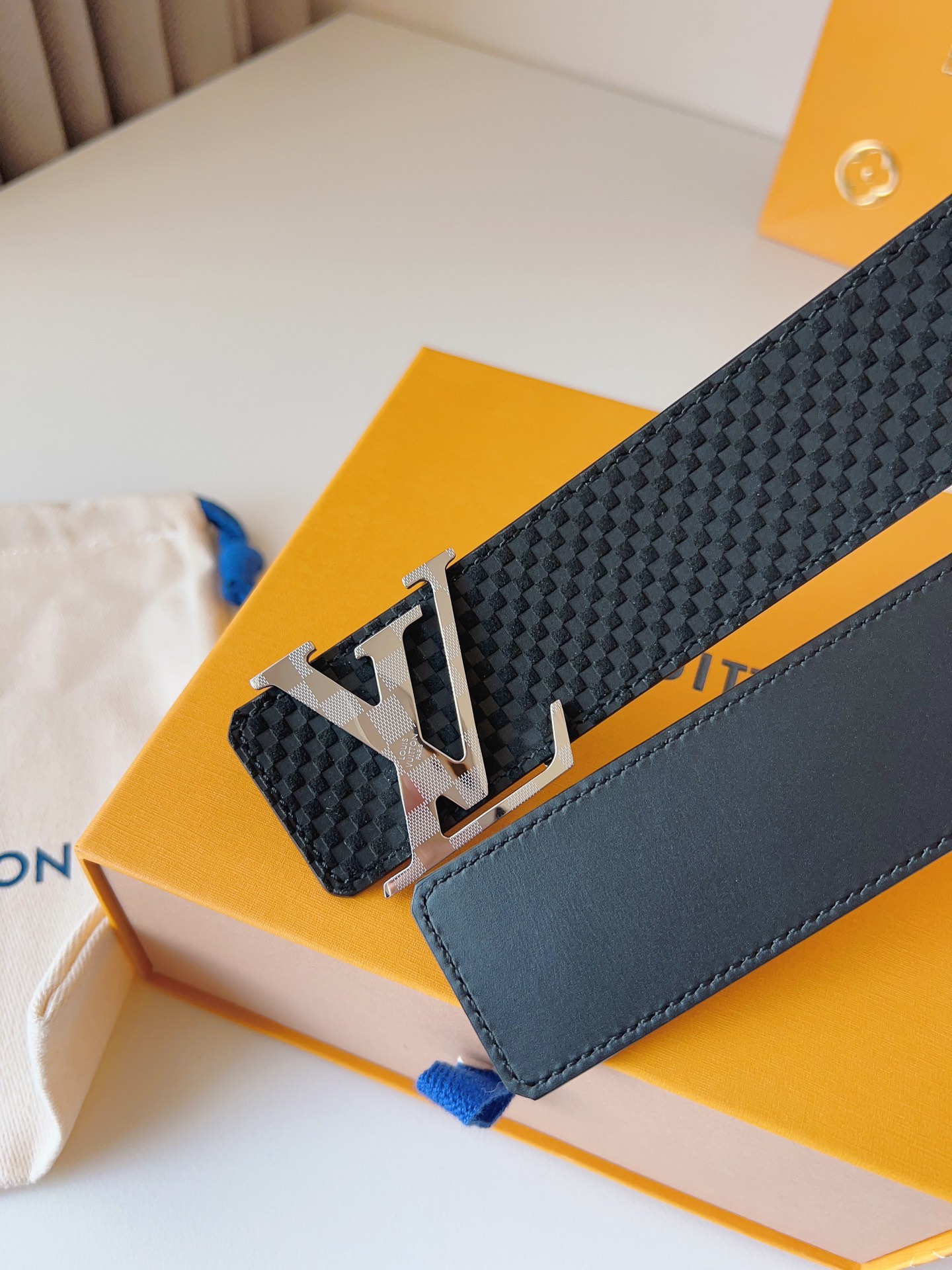 Louis Vuitton Male Basic Belt 40mm-l