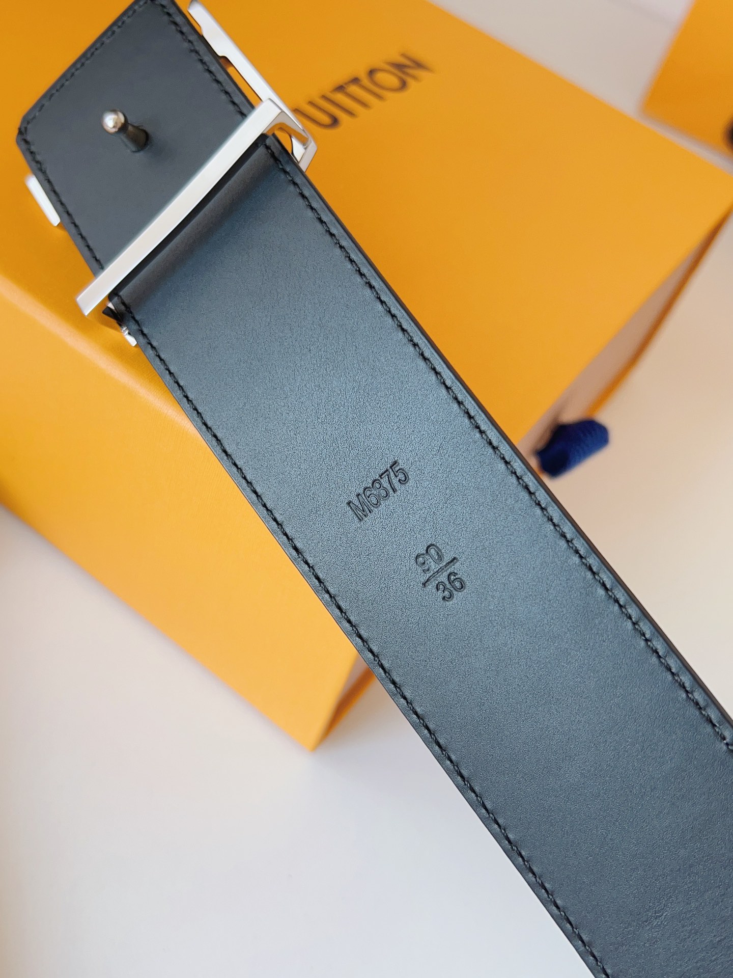 Louis Vuitton Male Basic Belt 40mm-l