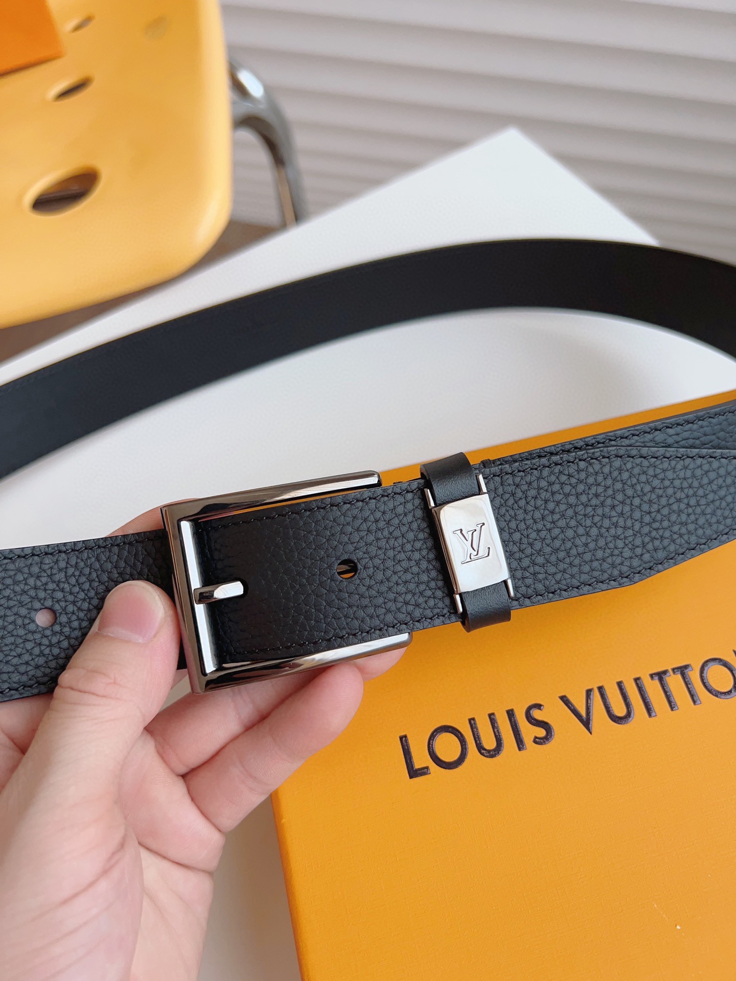 Louis Vuitton Male Pin Buckle Belt 35mm-l